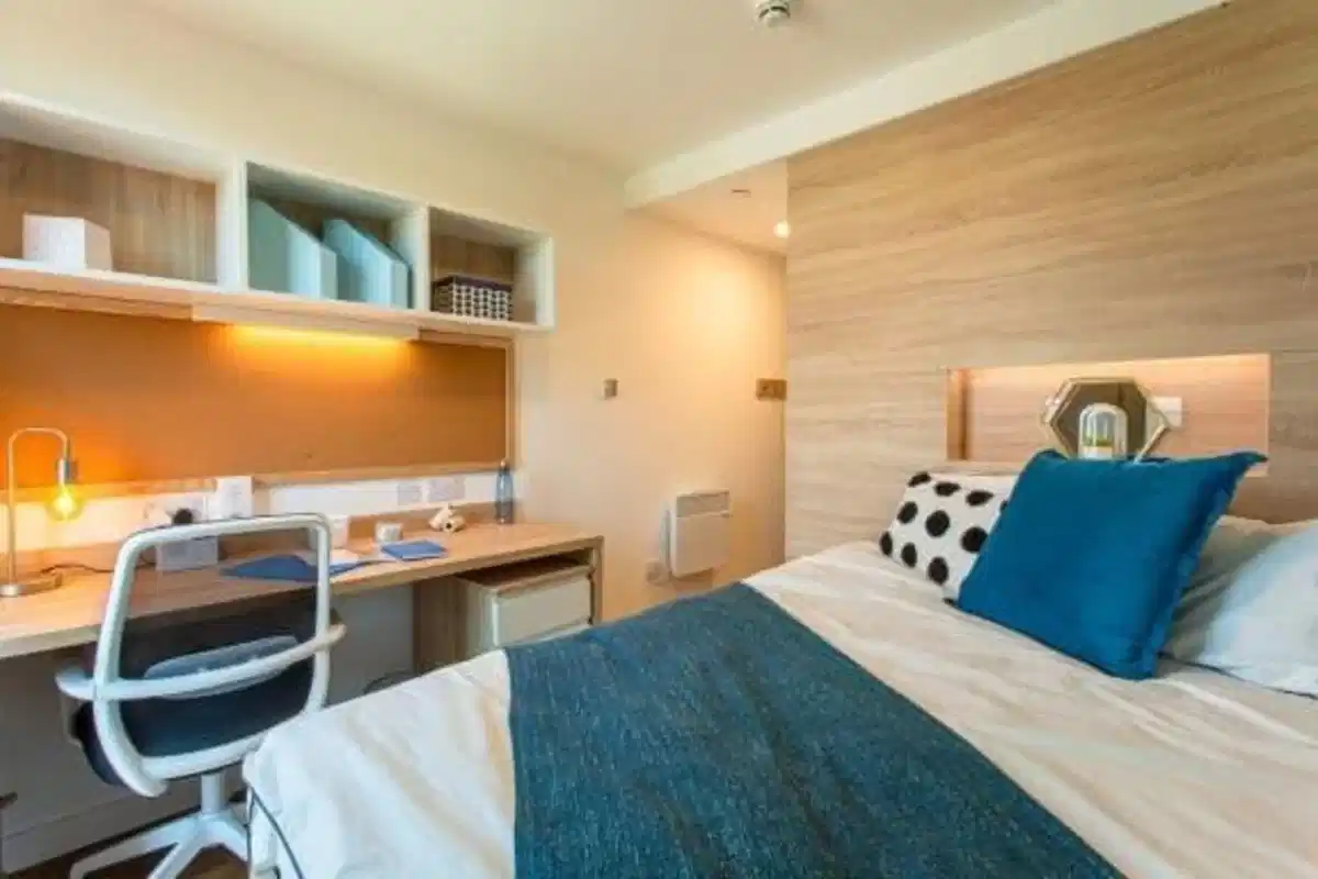 Standard Ensuite - Bedroom