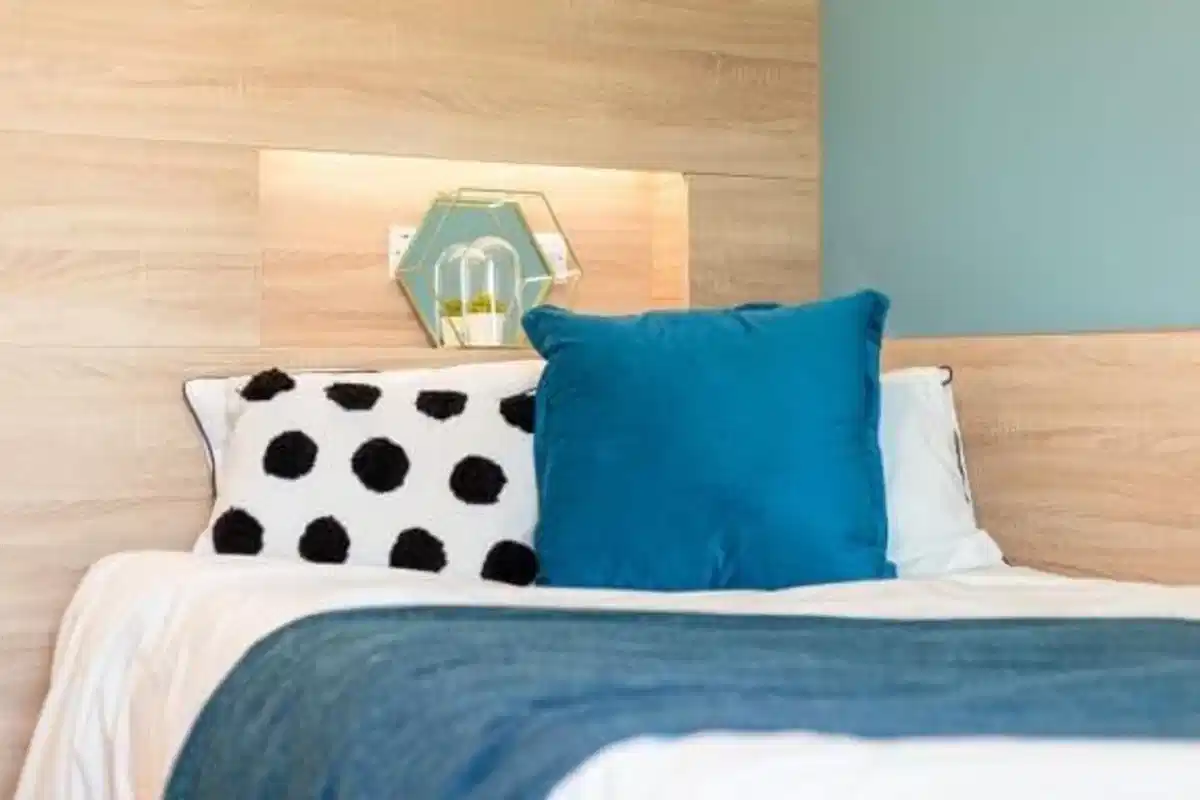 Standard Ensuite - Bedroom