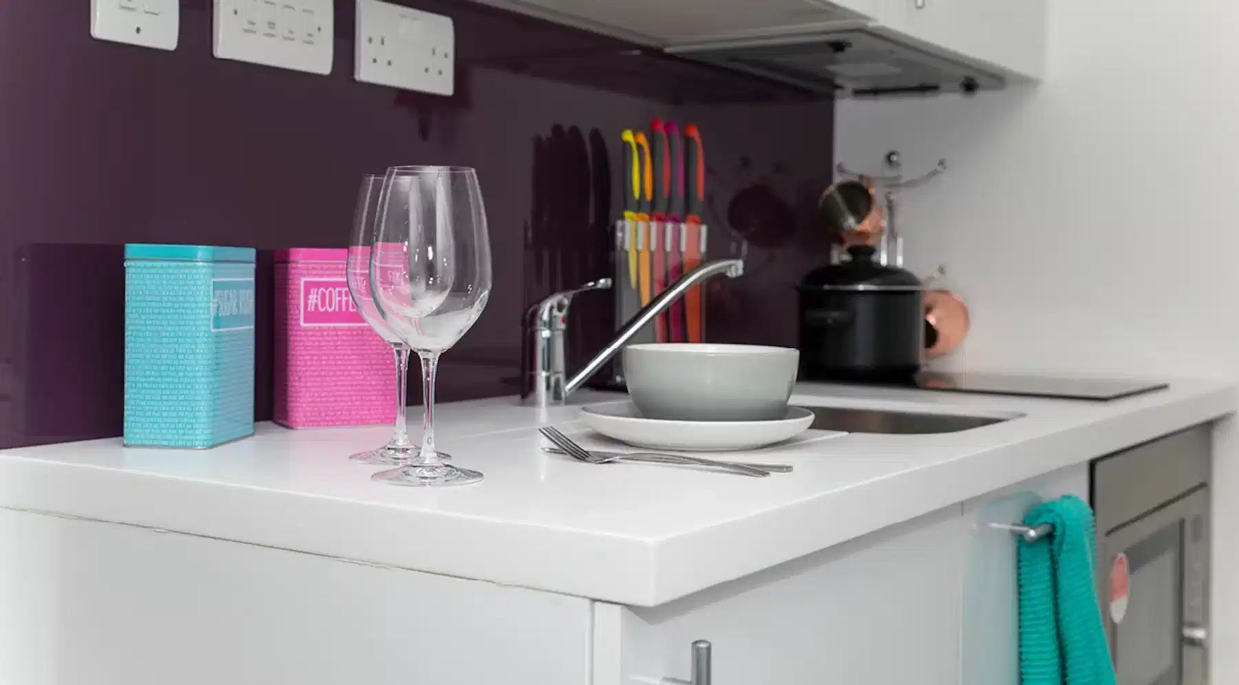 Standard Studio - Kitchen