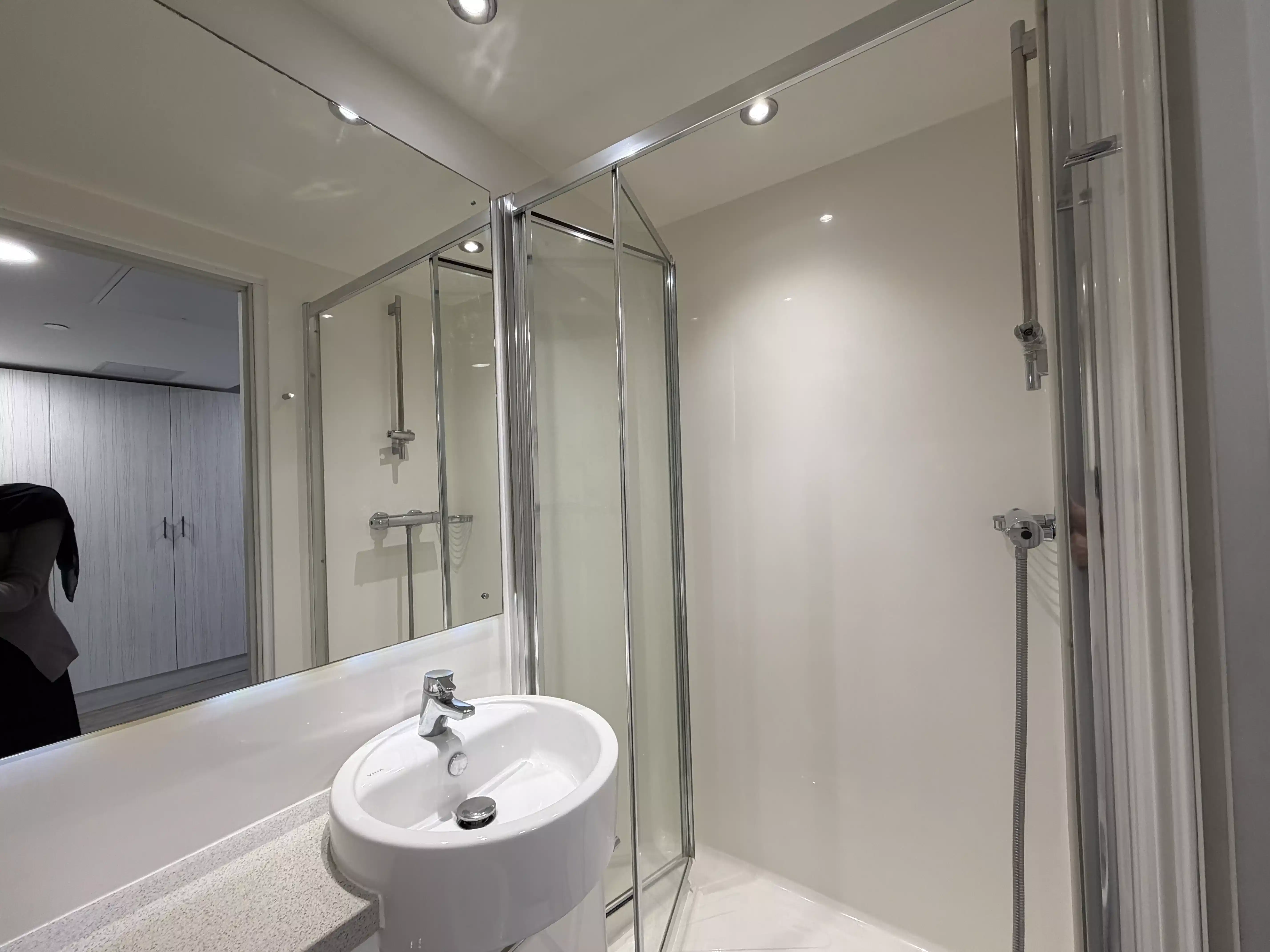 Large Twin - Bathroom