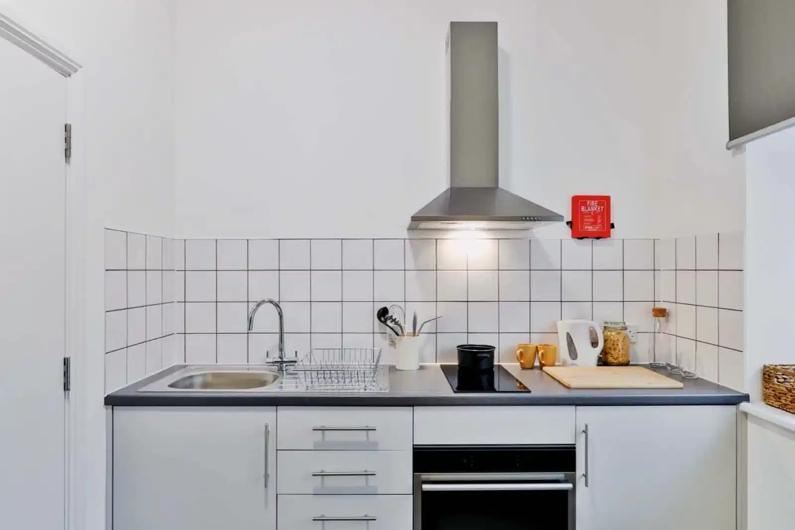 Bronze Studio - Kitchen