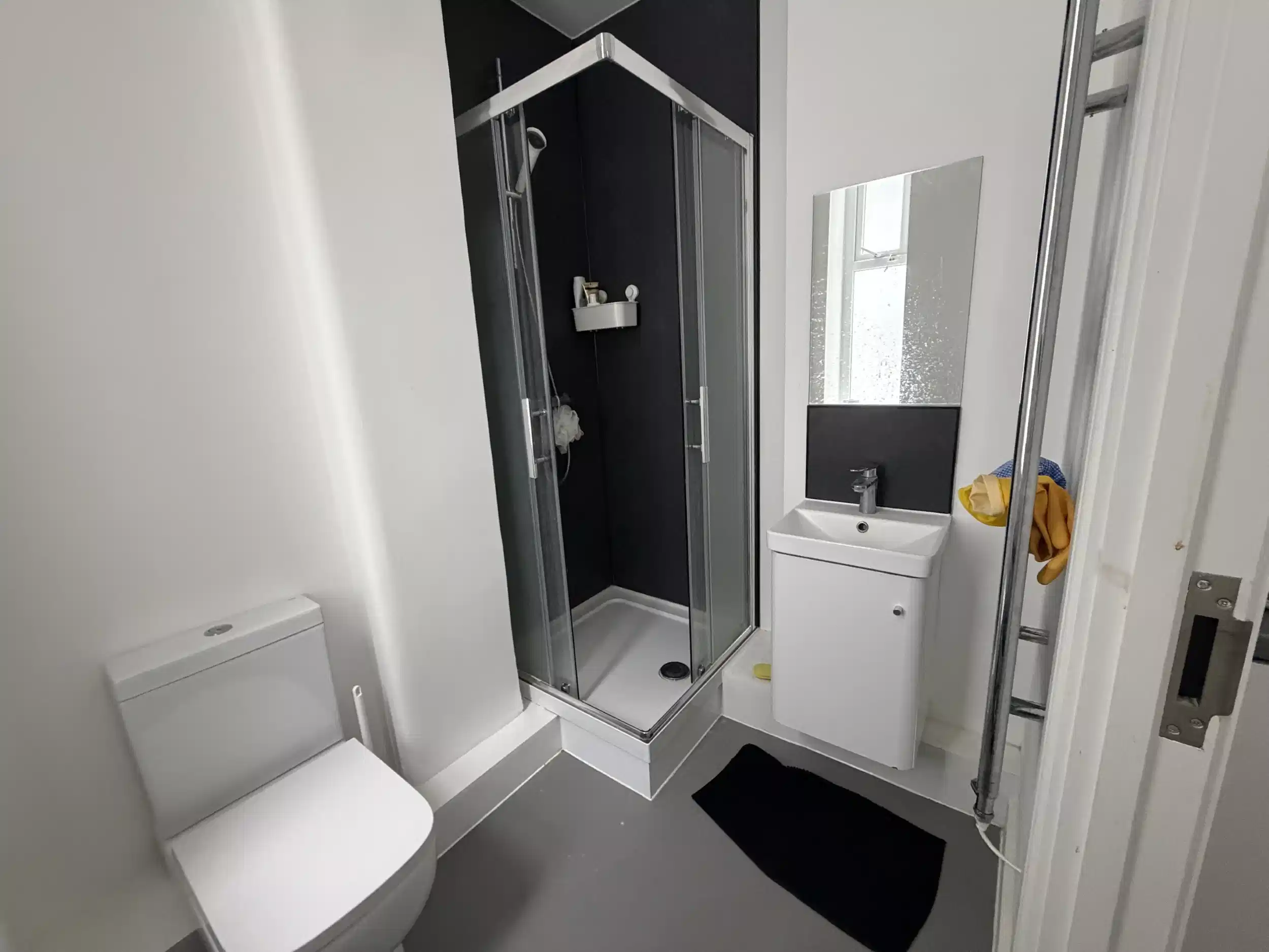 Silver Studio Plus - Bathroom