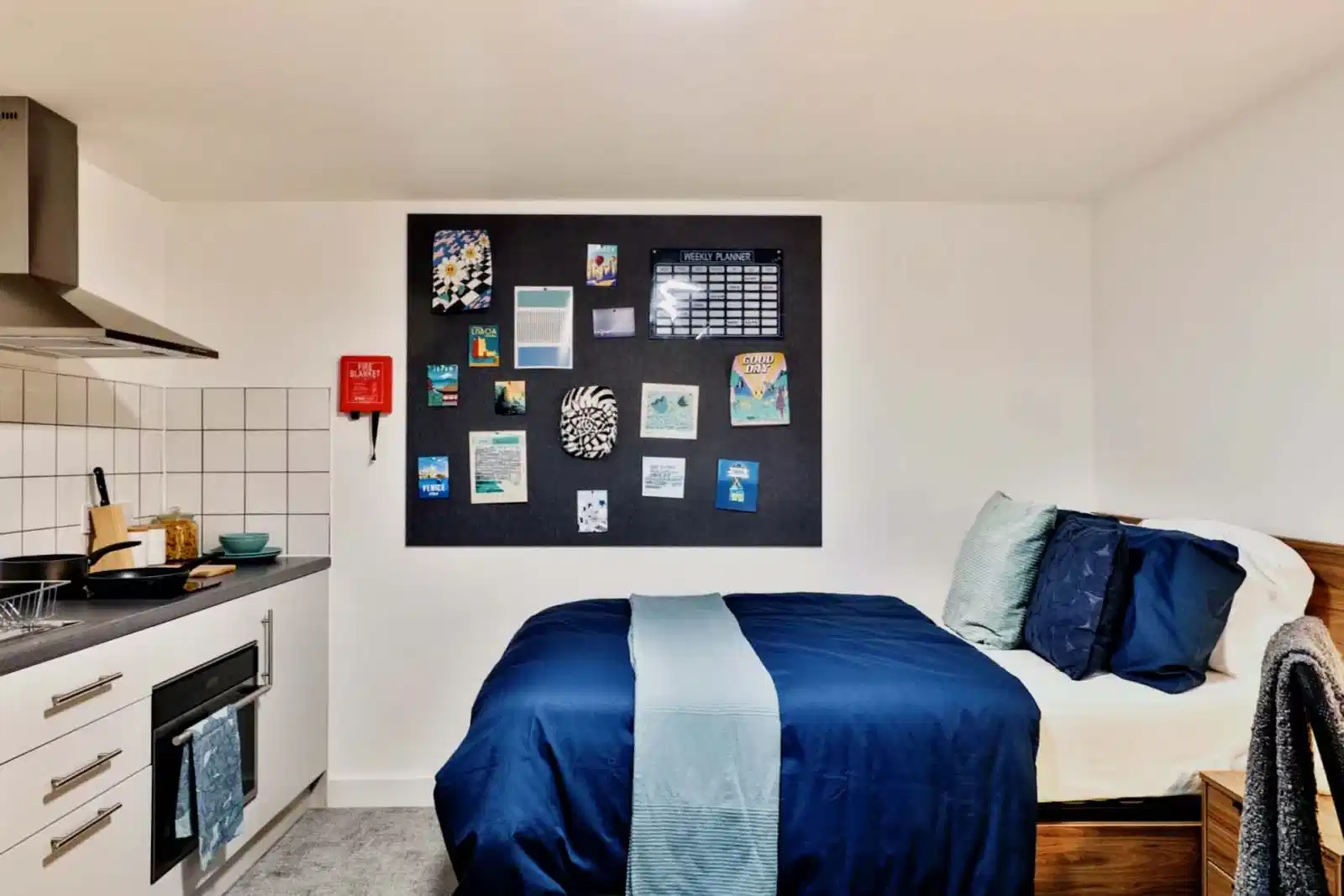 Gold Penthouse Studio - Bedroom
