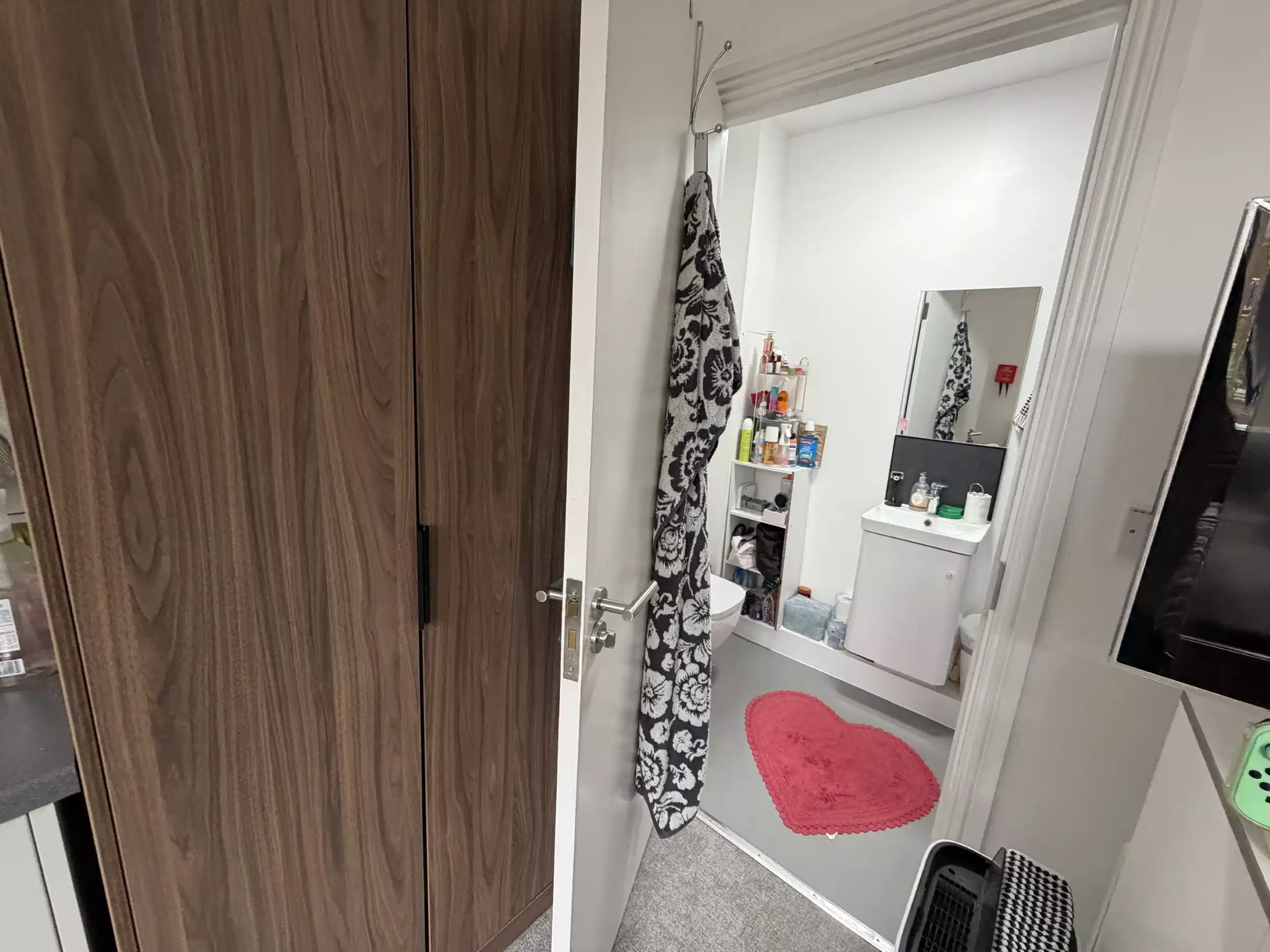 Silver Studio - Bathroom