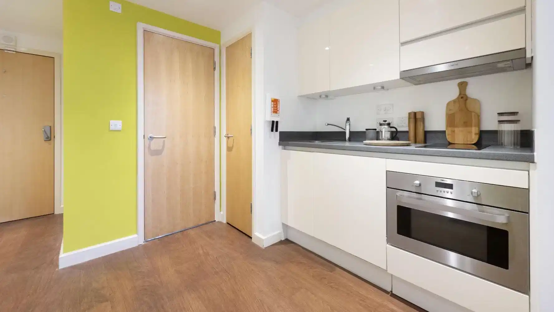 Deluxe Premium - Kitchen