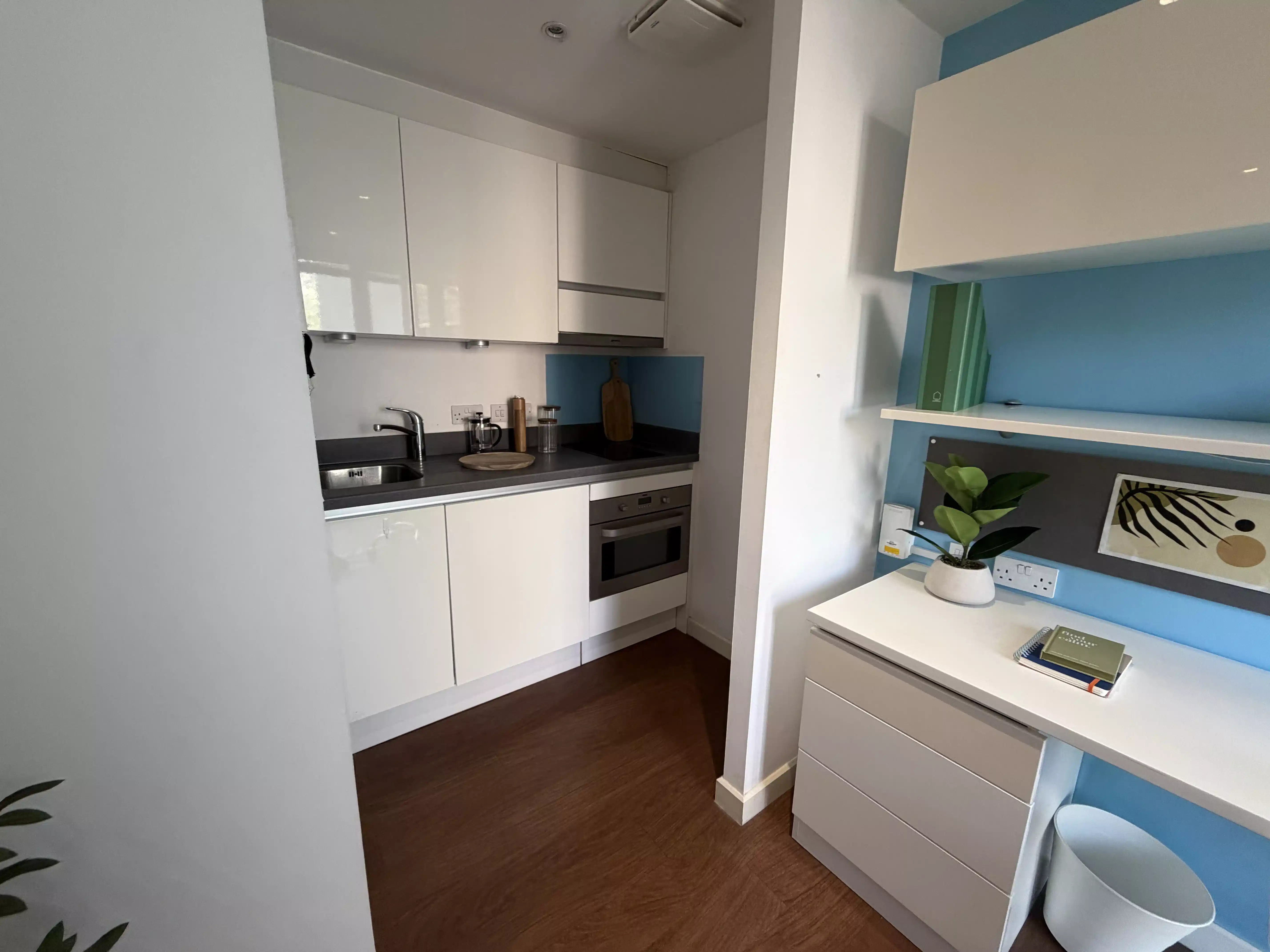 Deluxe Premium - Bedroom