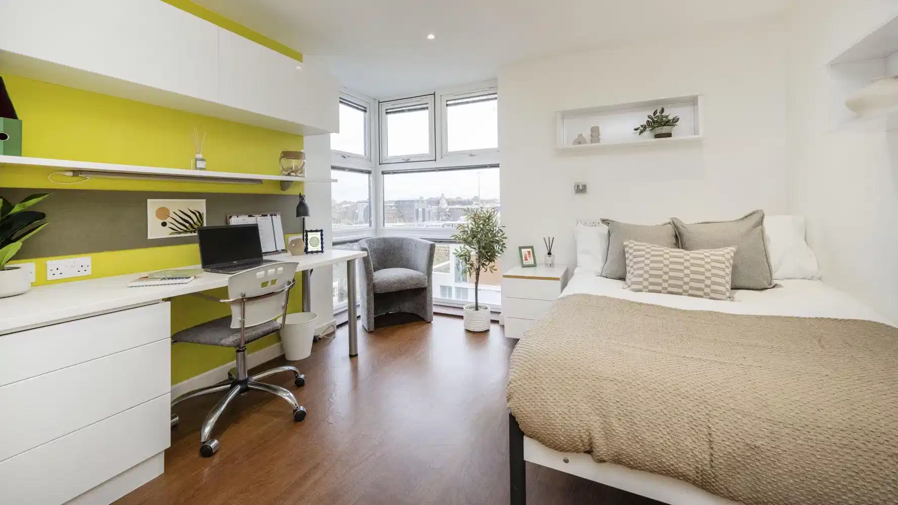Deluxe Premium - Bedroom