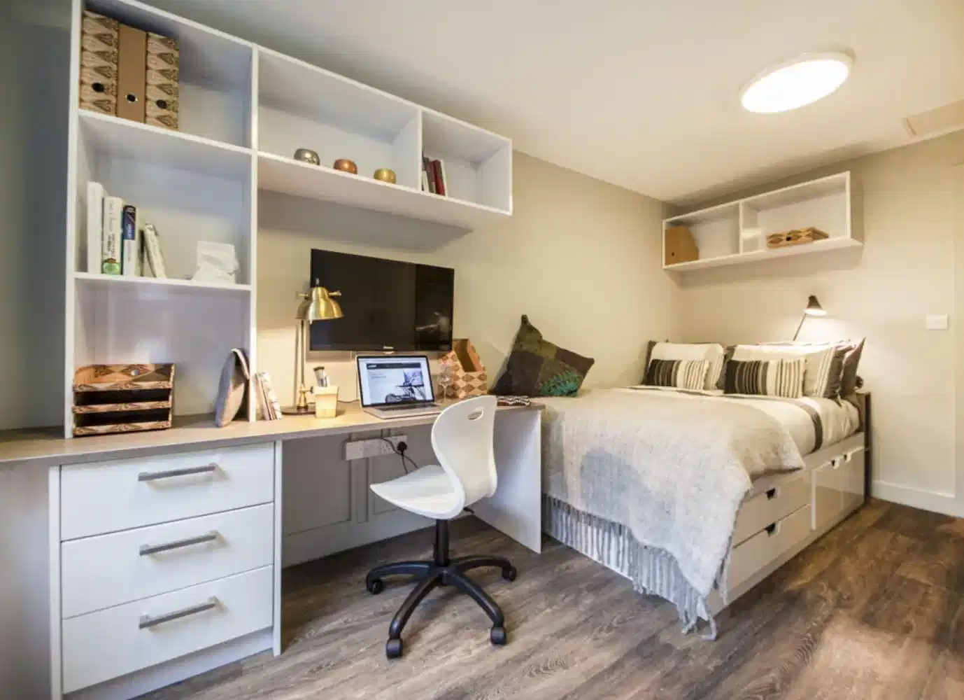 Compact Studio - Bedroom
