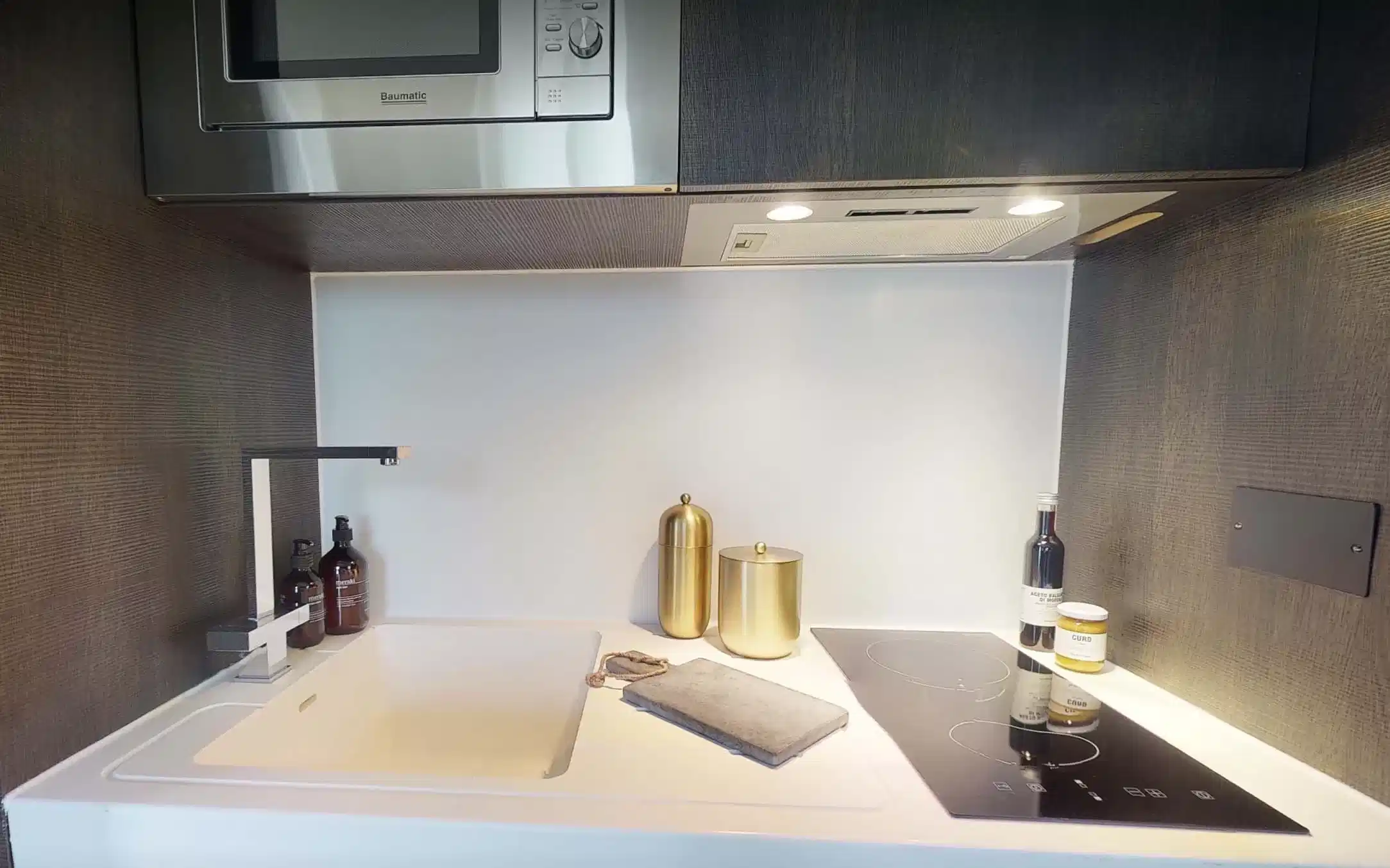 Master Studio - Kitchen