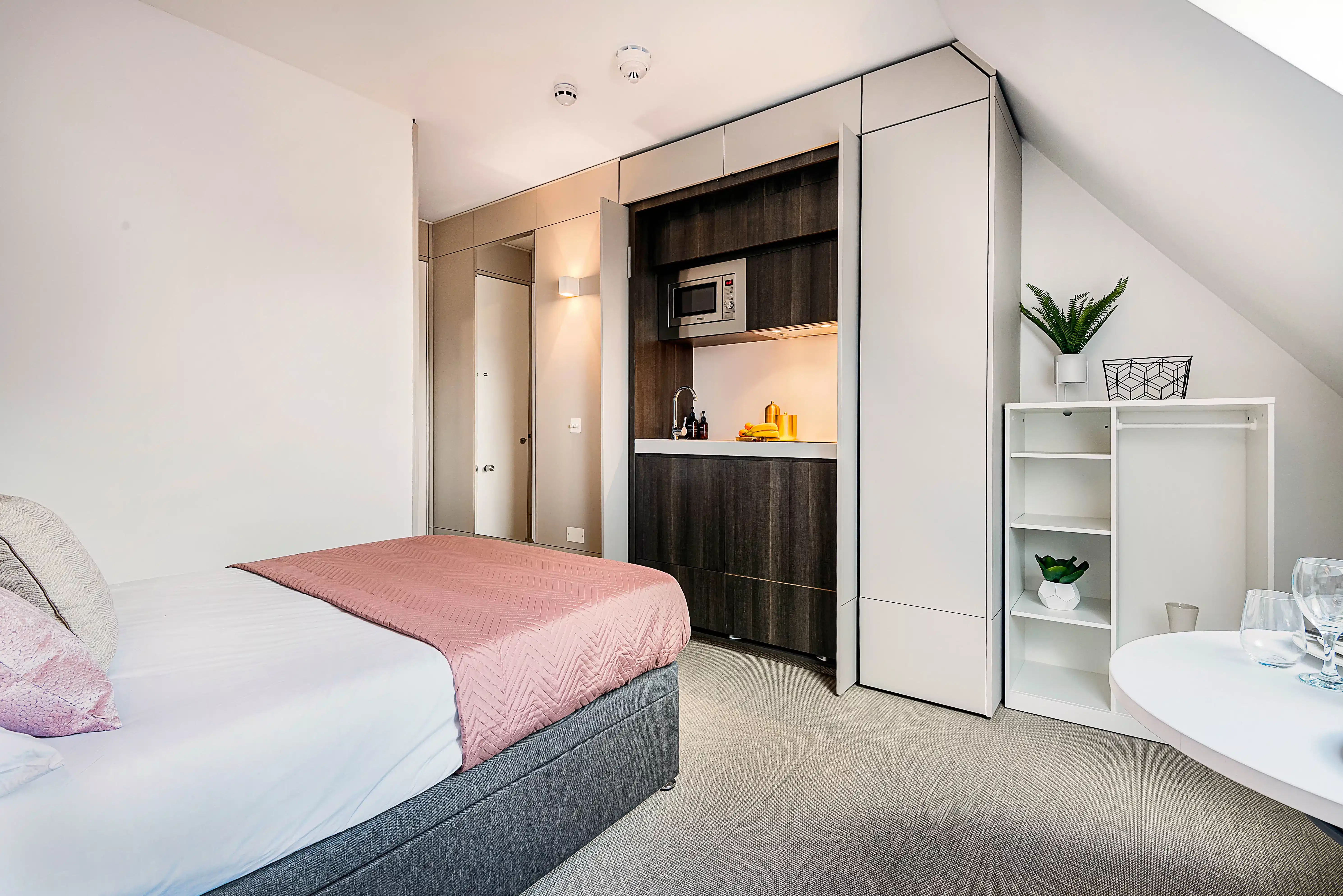 Compact Plus Studio - Bedroom