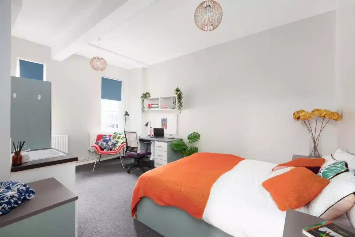 Deluxe Room - Bedroom