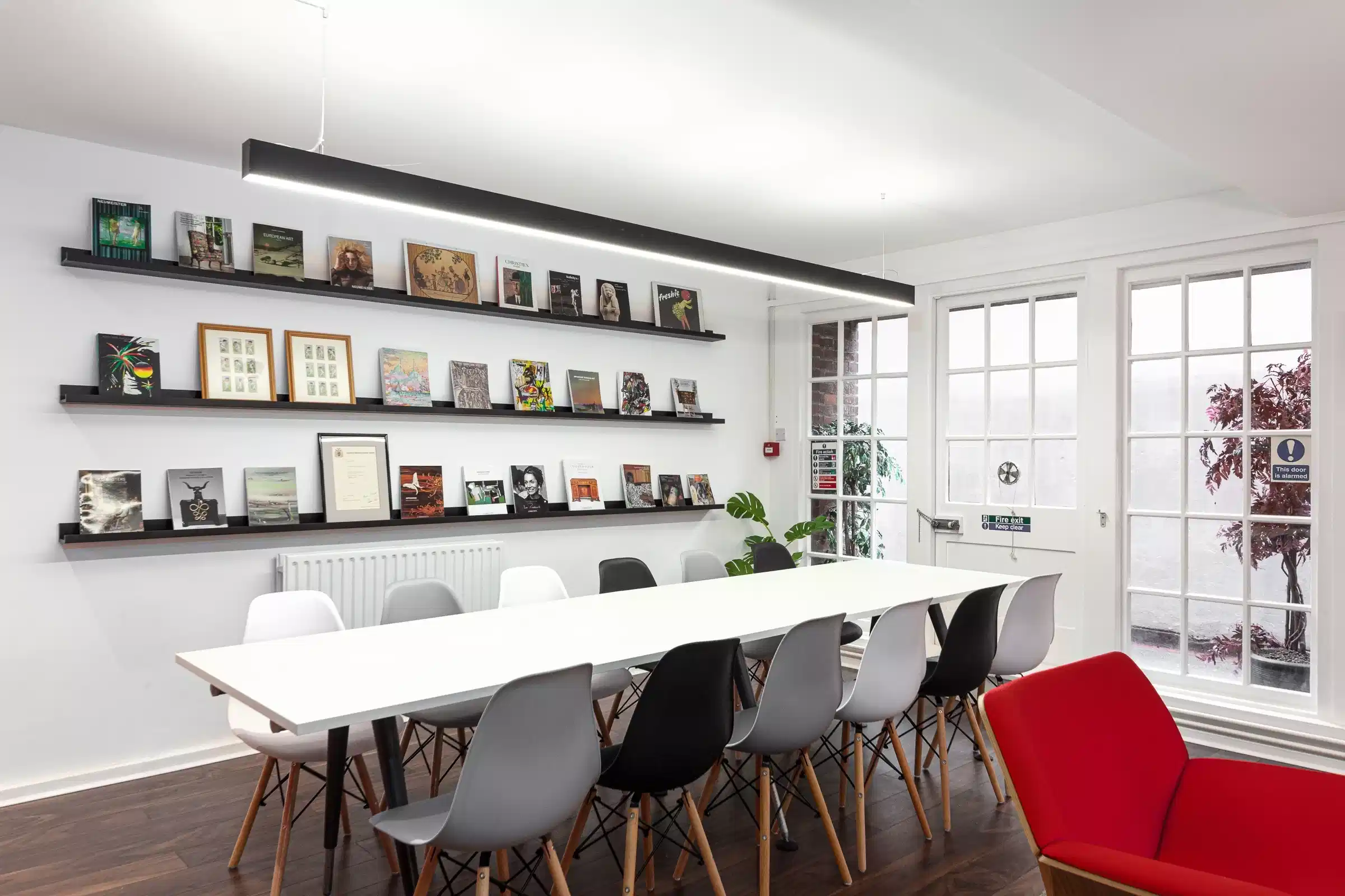 Deluxe Room - Common Area
