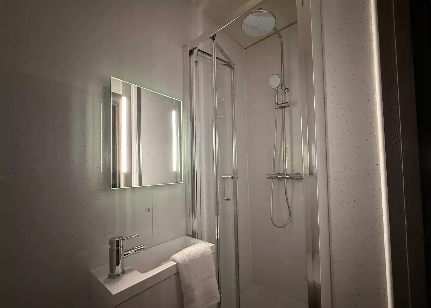 Non Ensuite - Bathroom