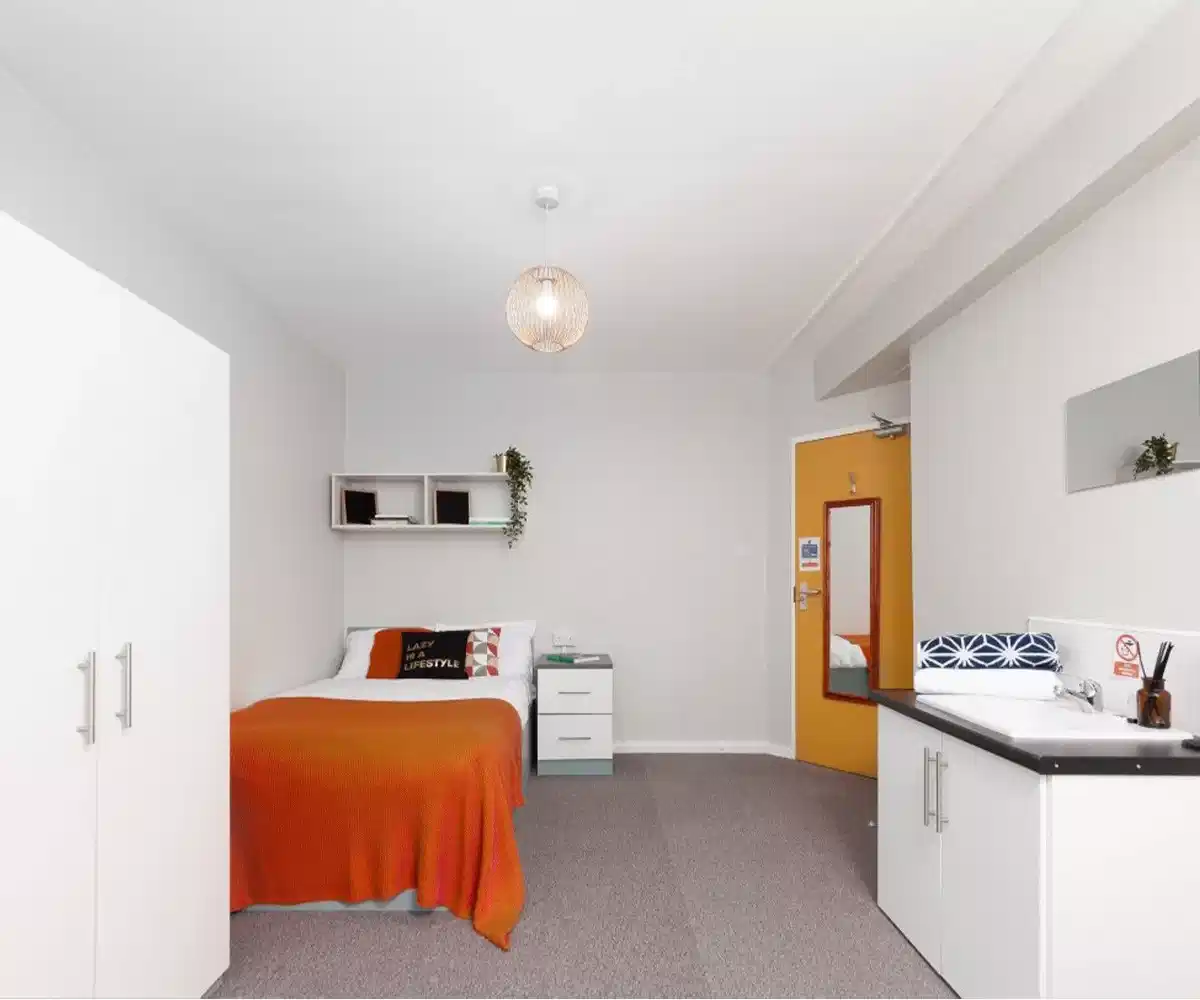 Premium Plus - Bedroom