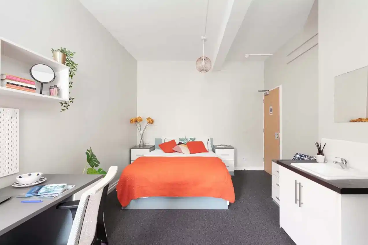 Premium Plus - Bedroom
