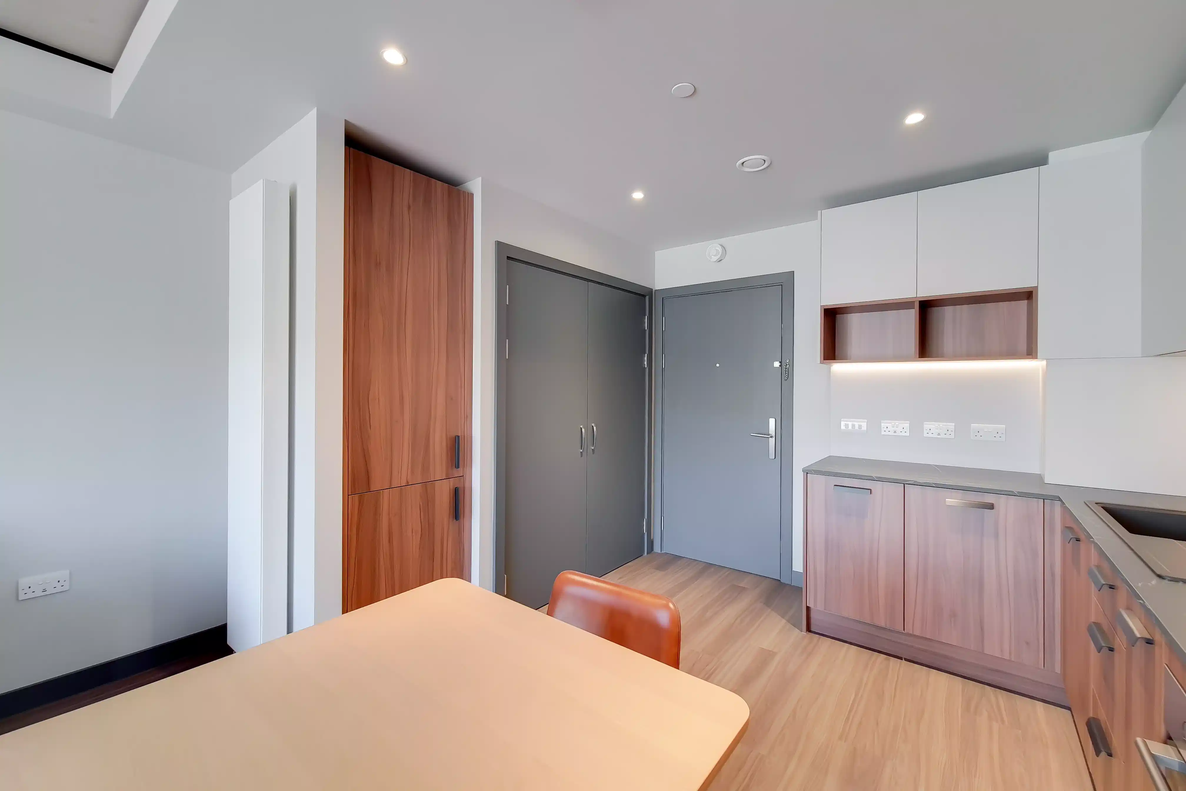 Studio - Room