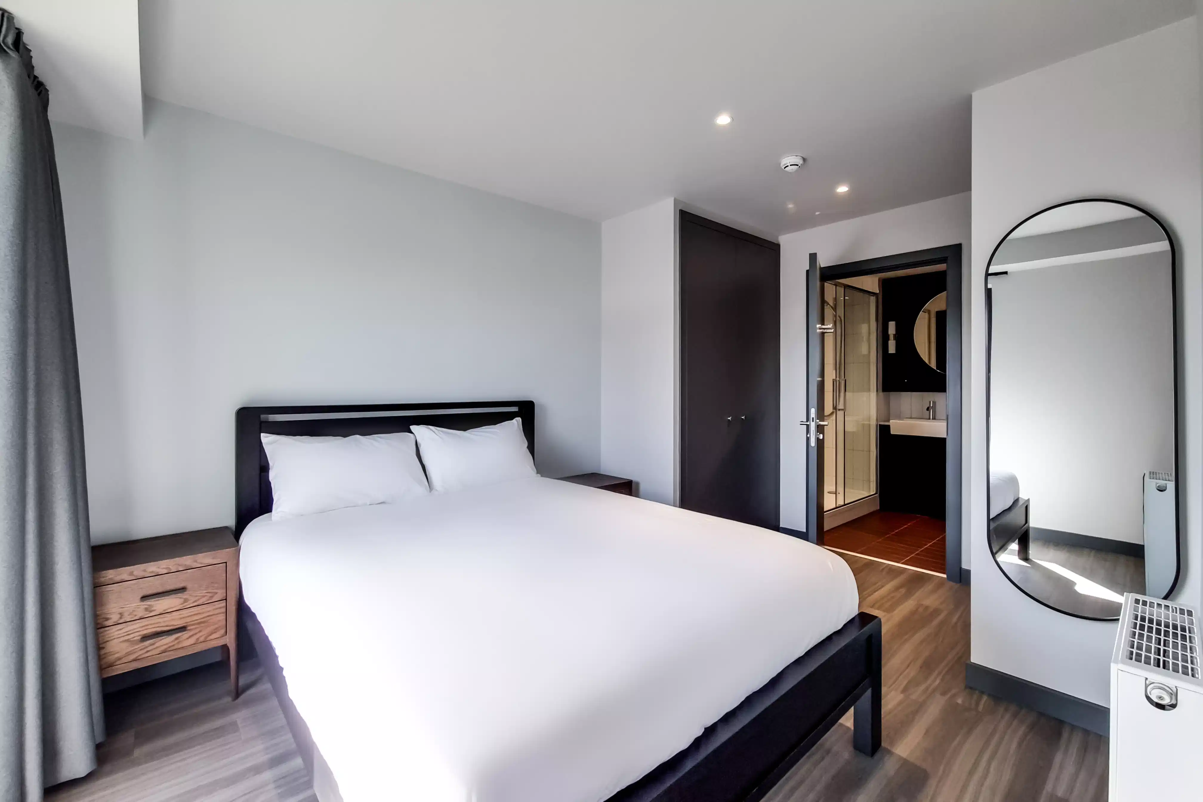 Studio - Bedroom
