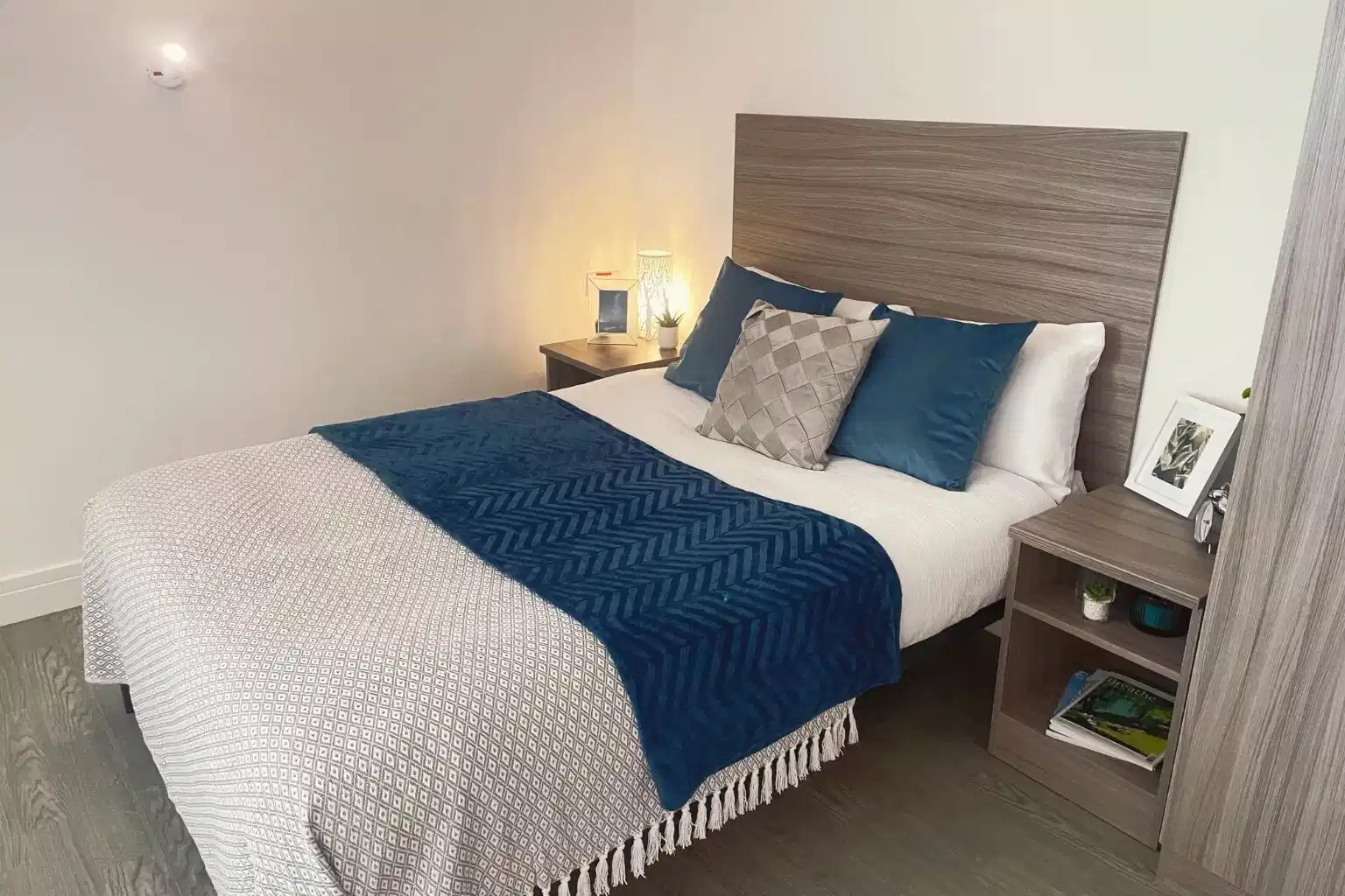 Studio - Bedroom