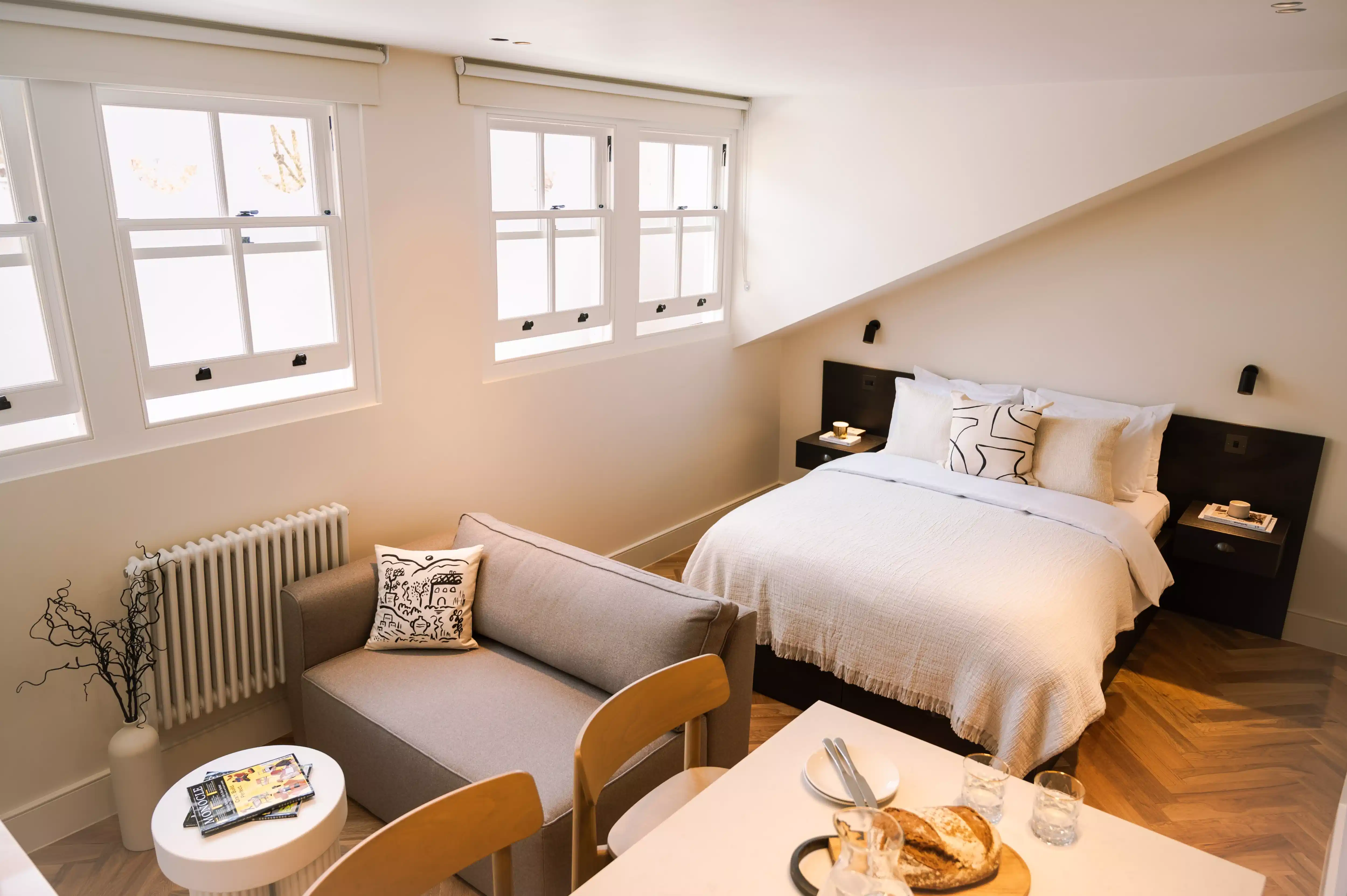 Deluxe Studio - Bedroom
