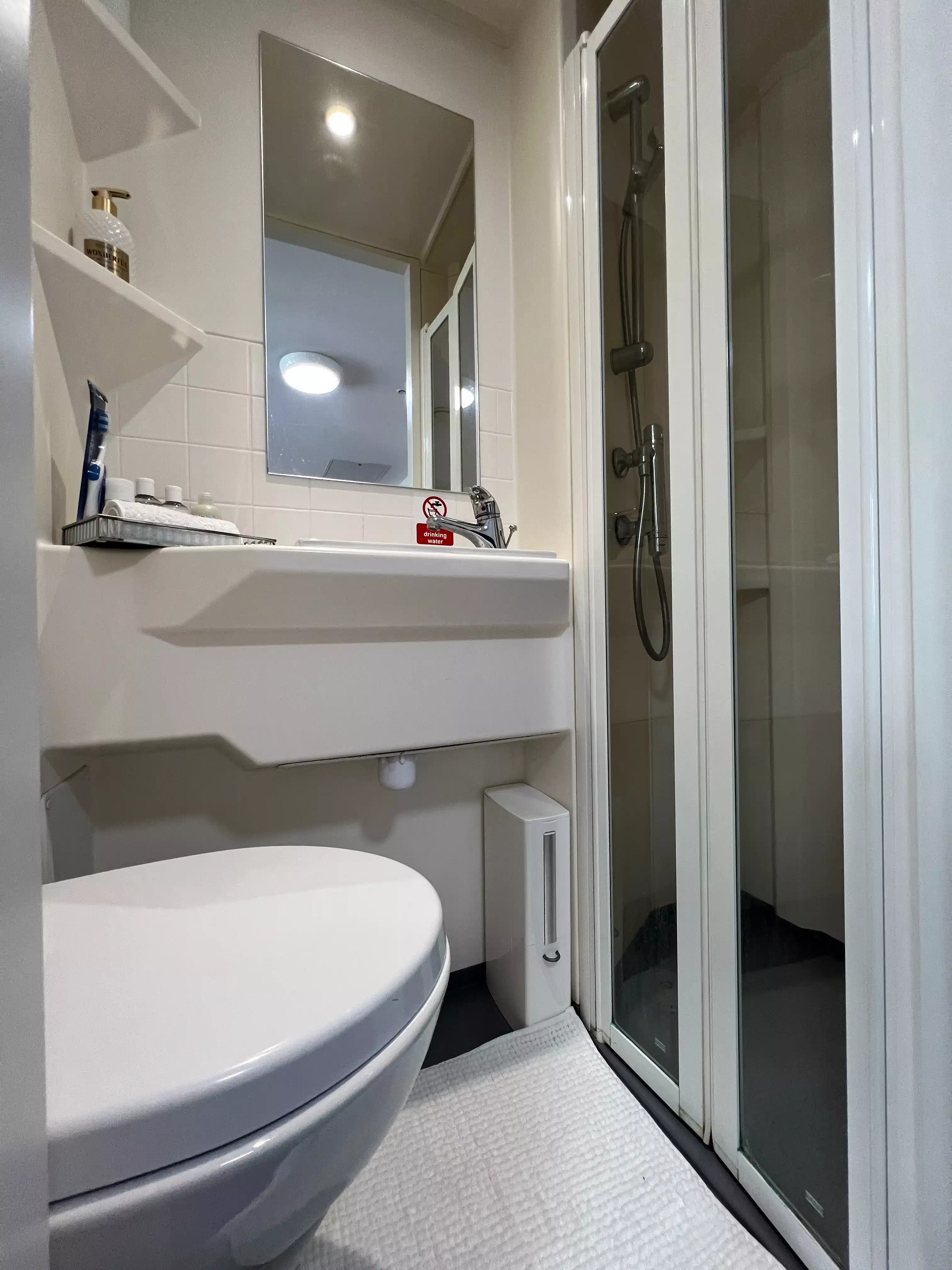Premier Room - Bathroom