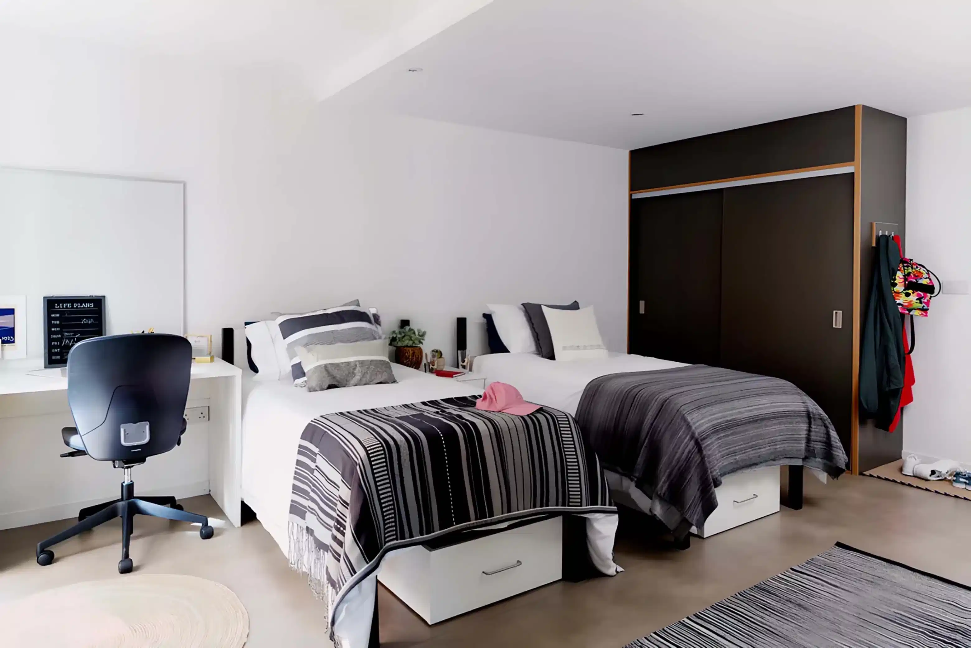 Deluxe DDA - Bedroom