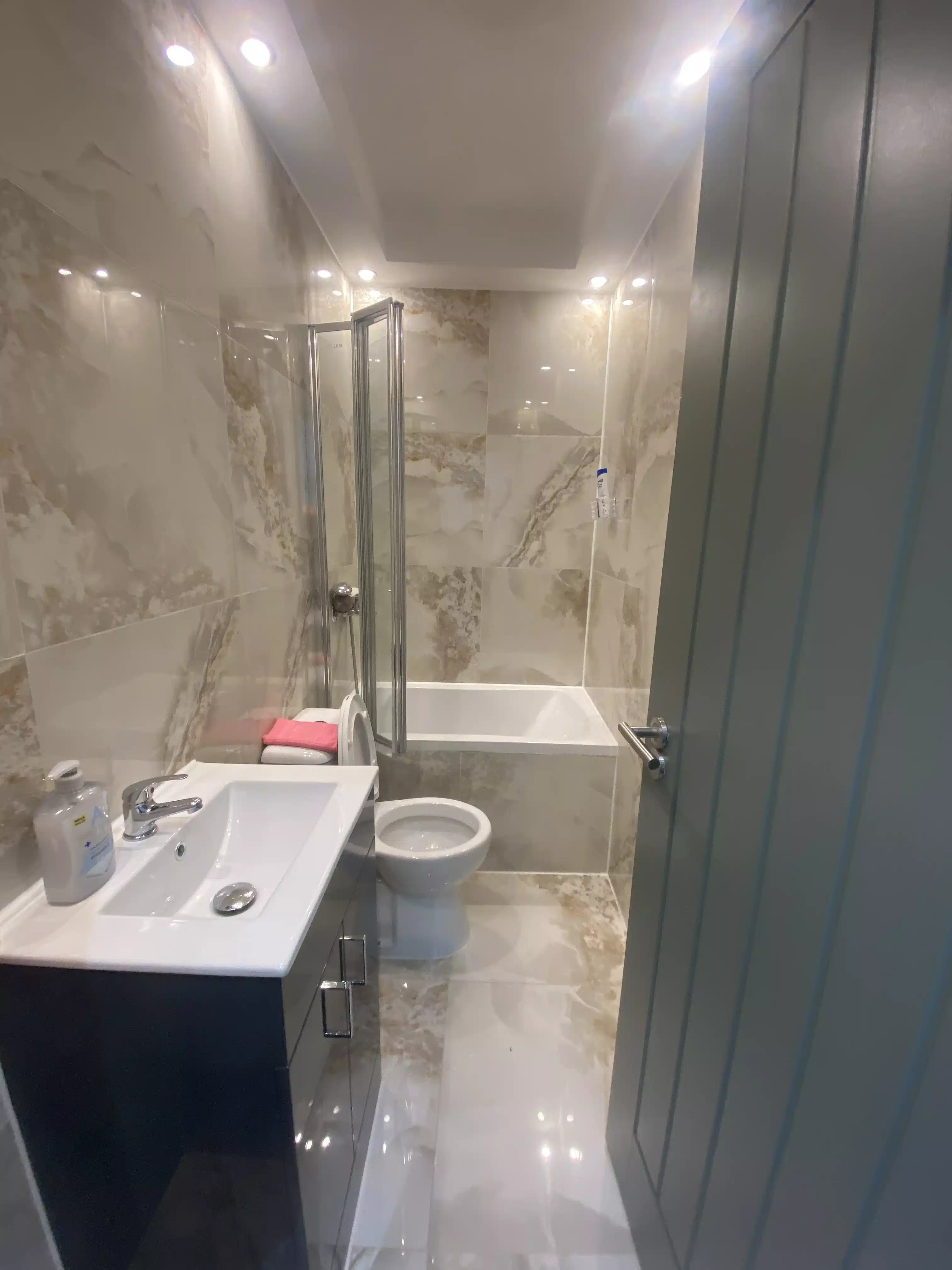 Big Double - Bathroom