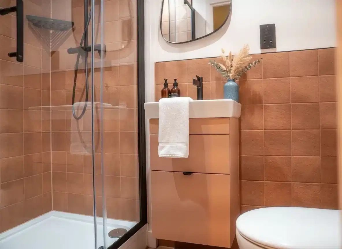Deluxe Duo - Bathroom