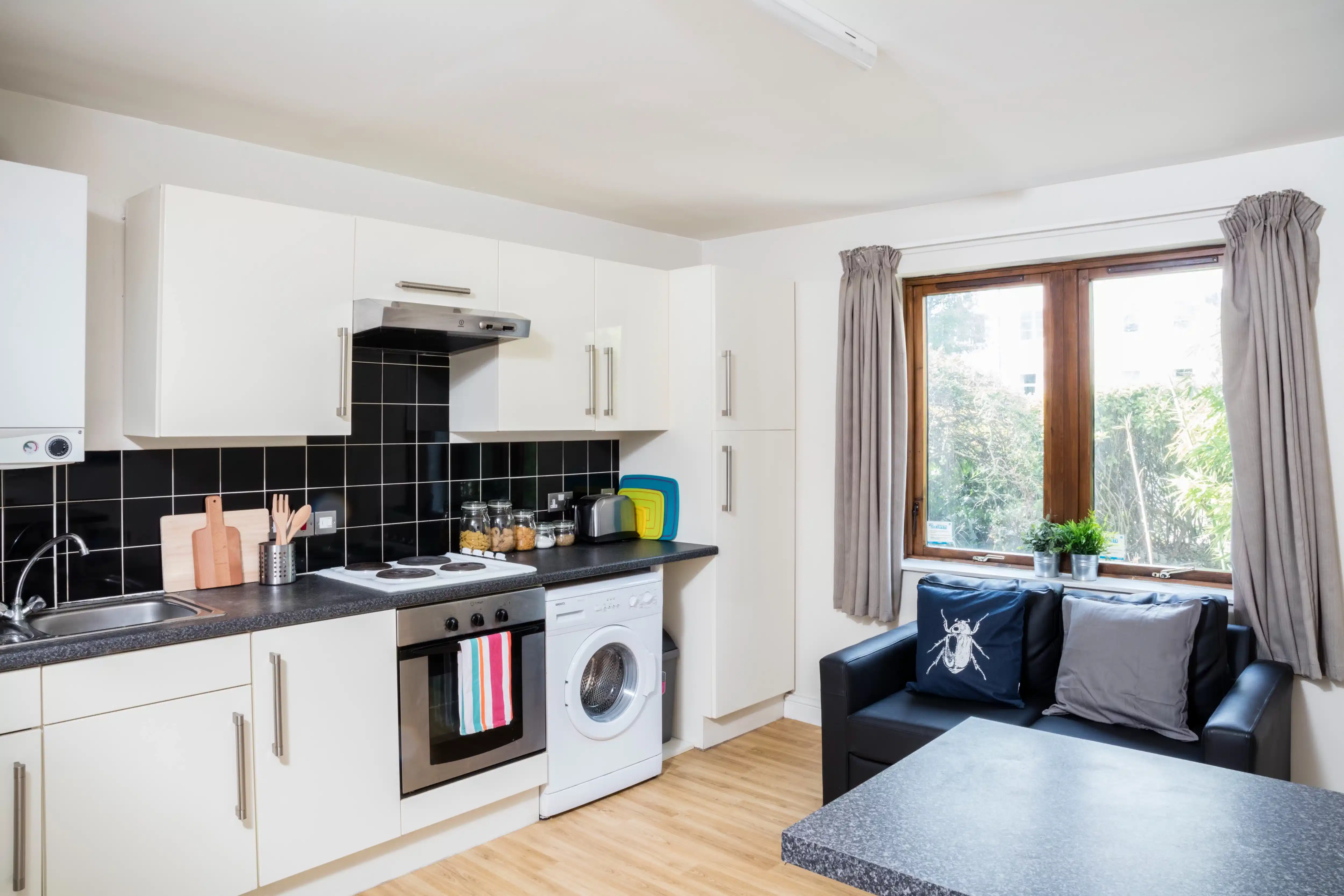 Bronze Non-Ensuite - Kitchen