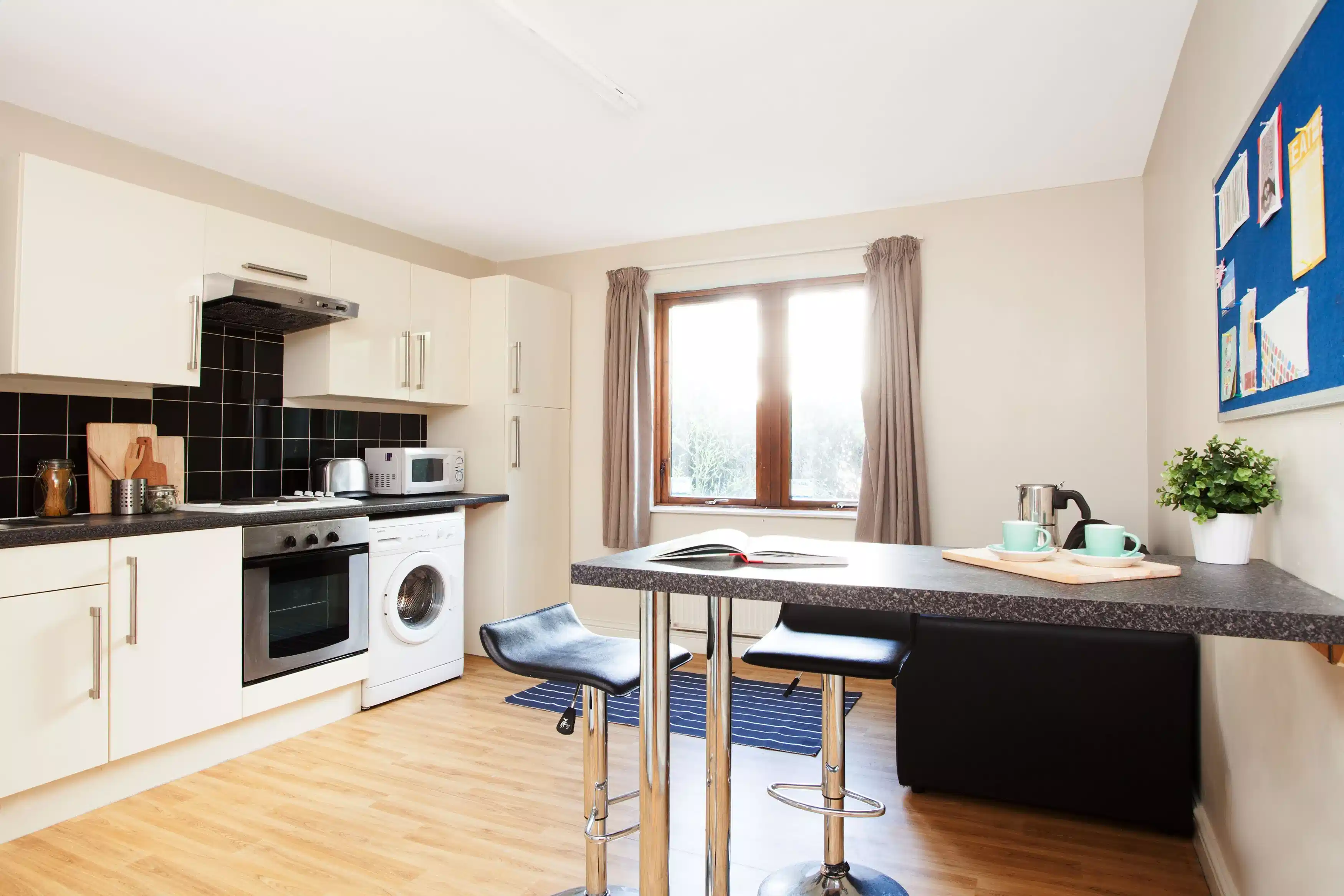 Bronze Non-Ensuite - Kitchen