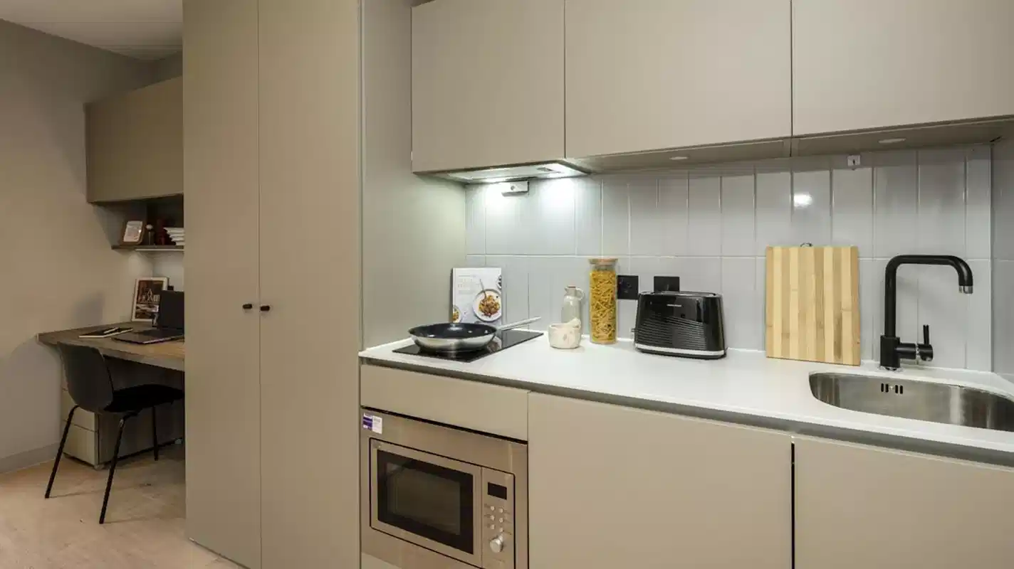 Premium Studio - Kitchen