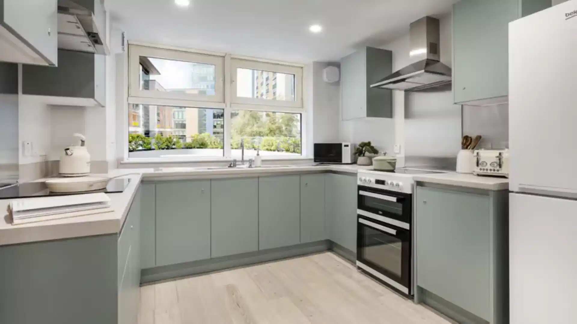 Premium Ensuite - Kitchen
