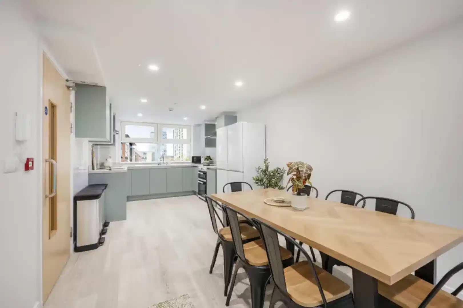 Premium Ensuite - Kitchen