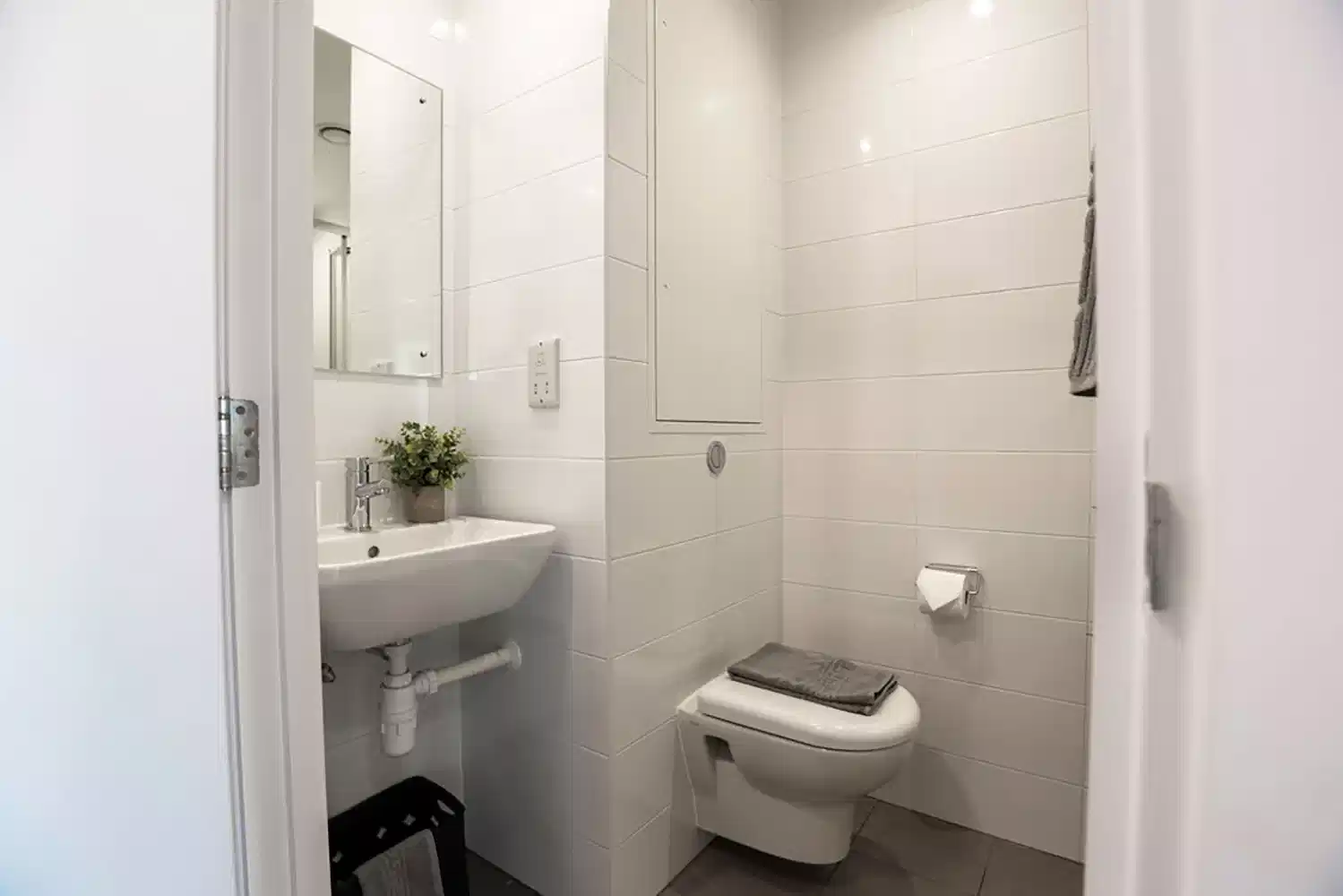 Premium Studio - Bathroom