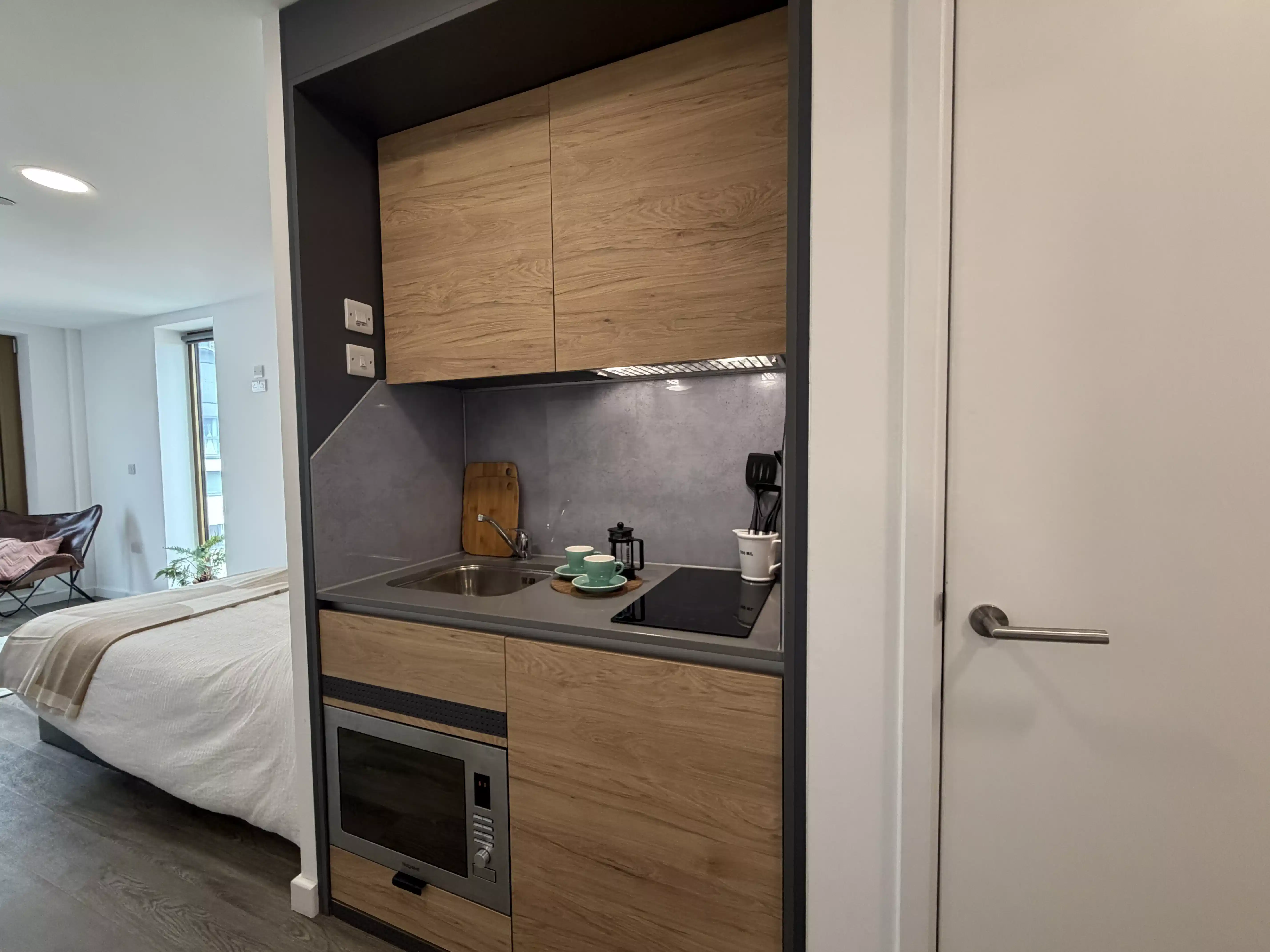 Premium Studio - Kitchen