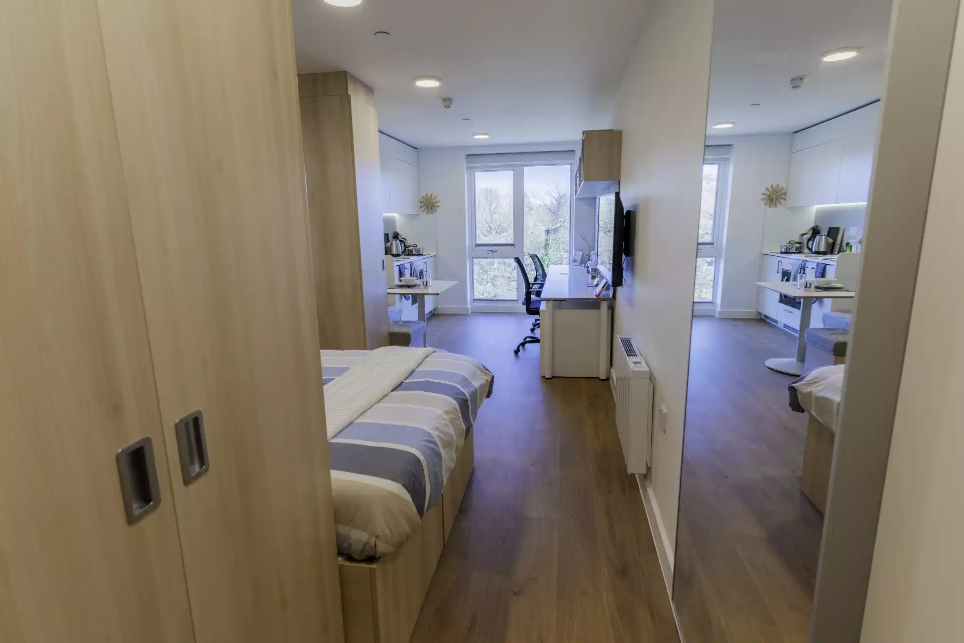 Luxury Studio - Bedroom