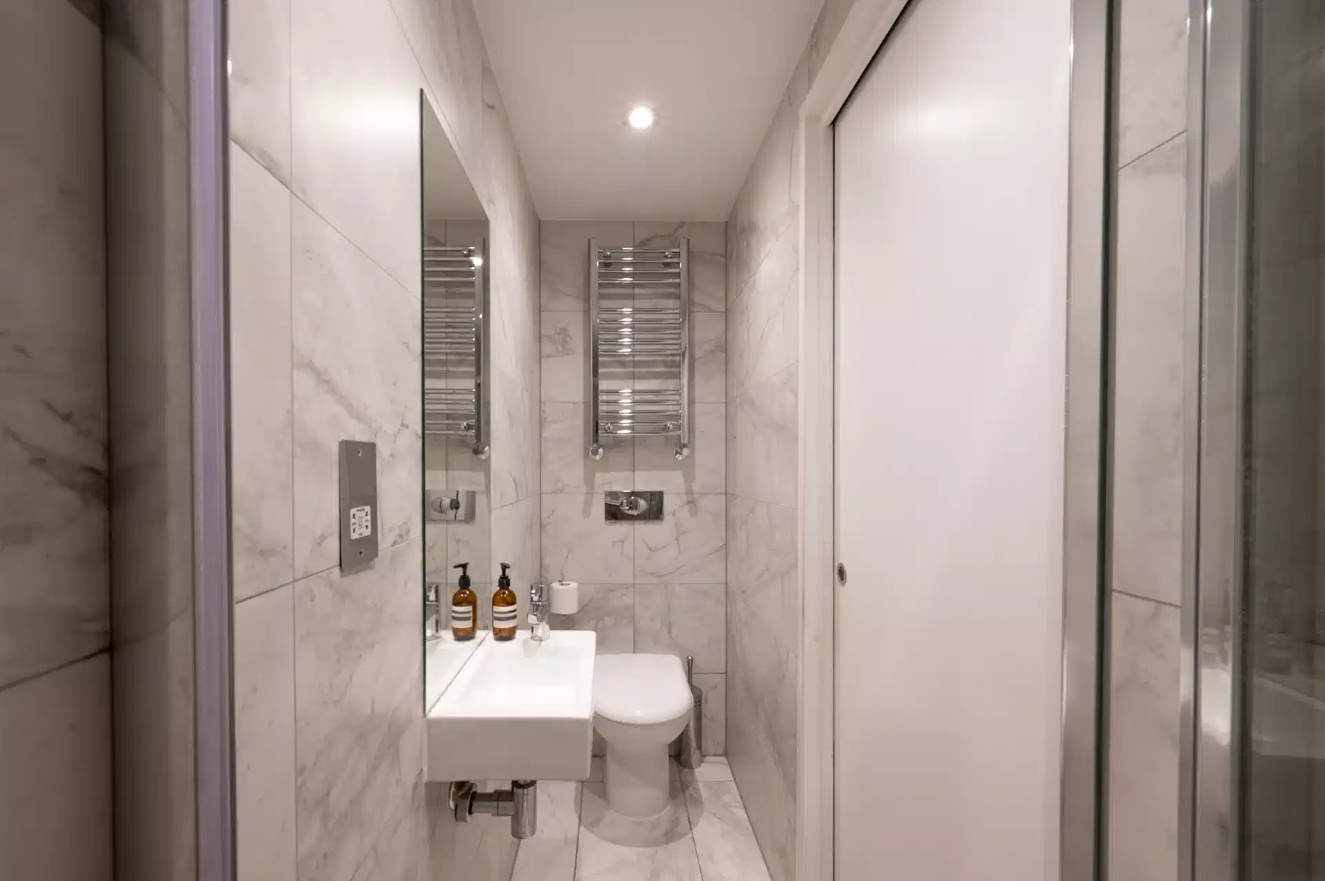 Standard En-Suite - Bathroom