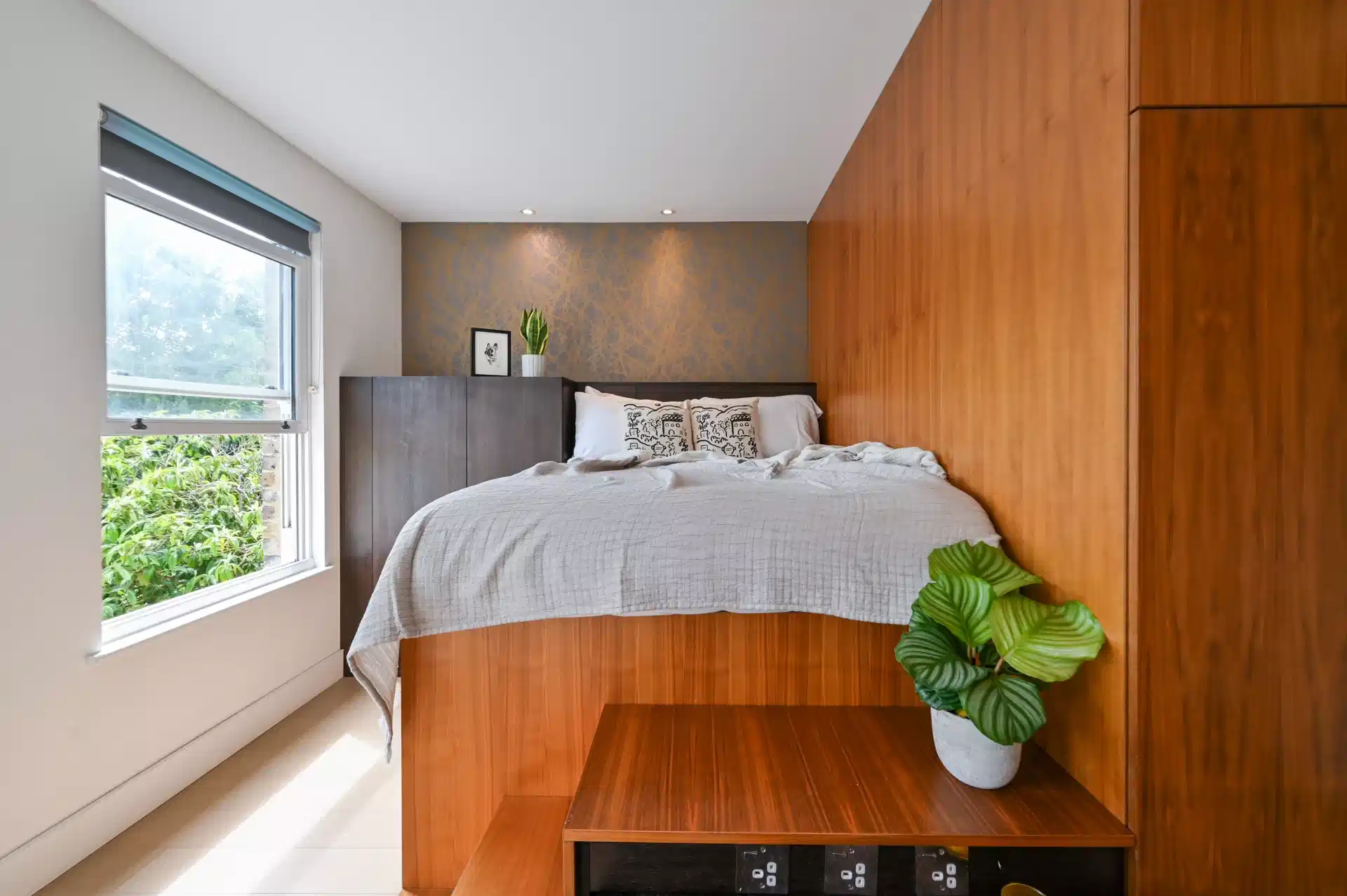 Superior Studio - Bedroom