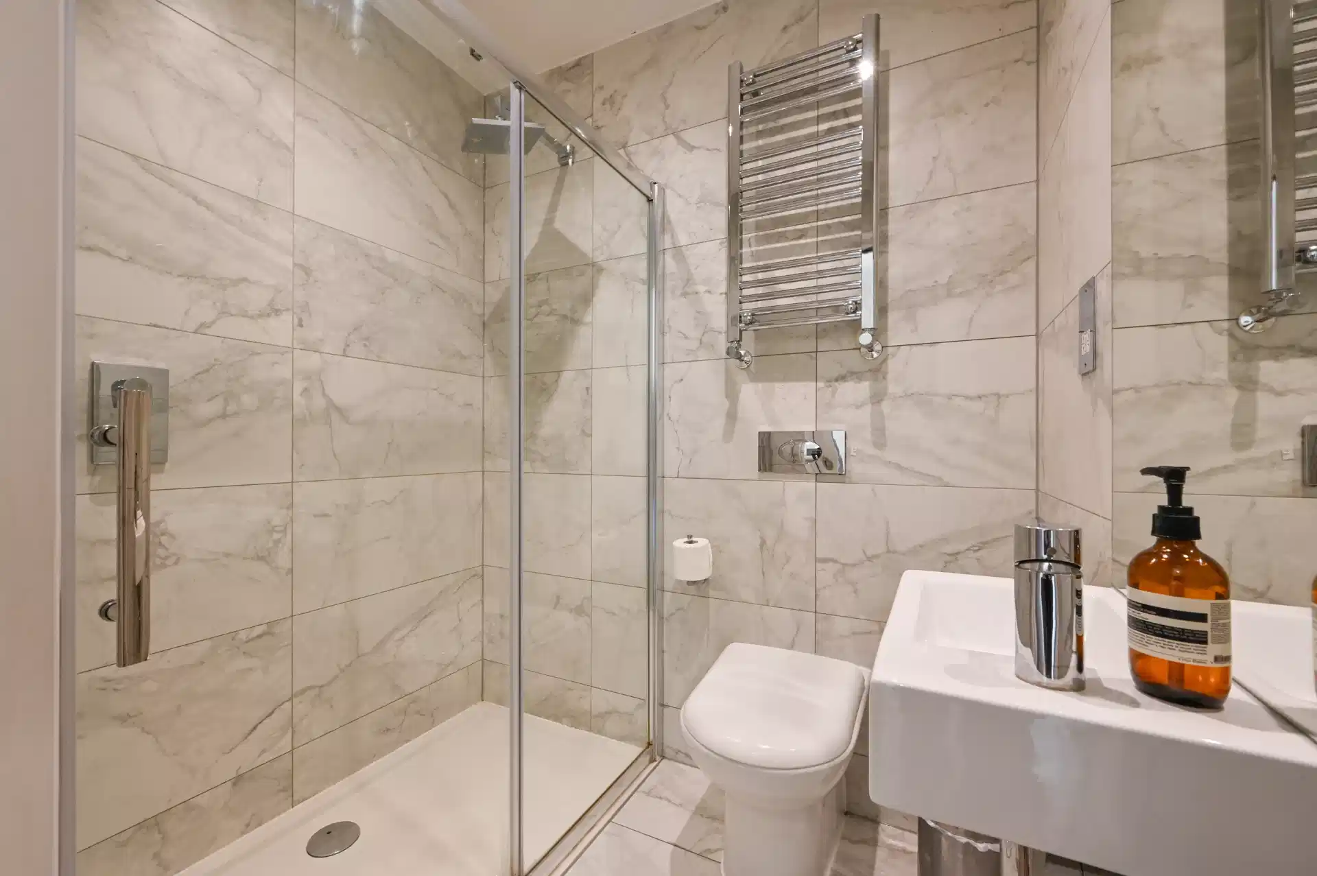 Superior Studio - Bathroom