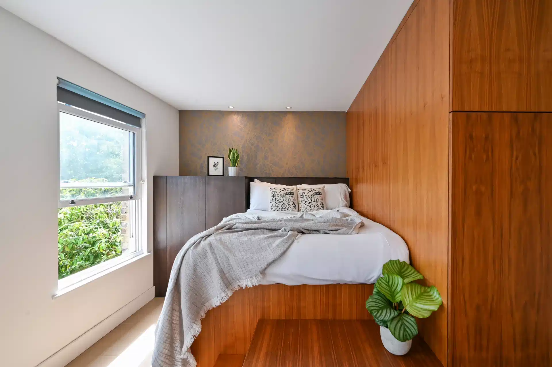 Superior Studio - Bedroom