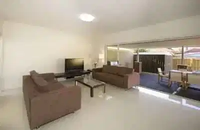 Room 11 (Non Ensuite) - Common Area