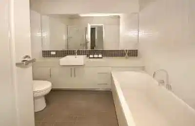Room 11 (Non Ensuite) - Bathroom