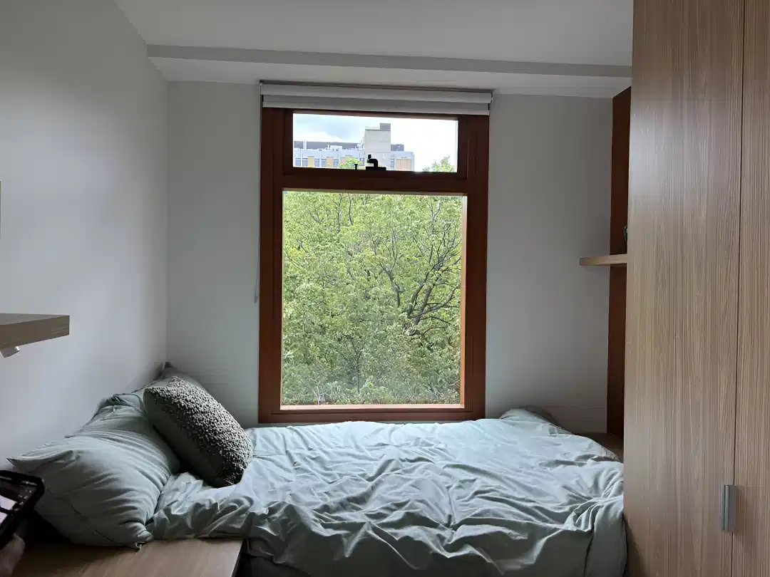 Medium Studio - Bedroom