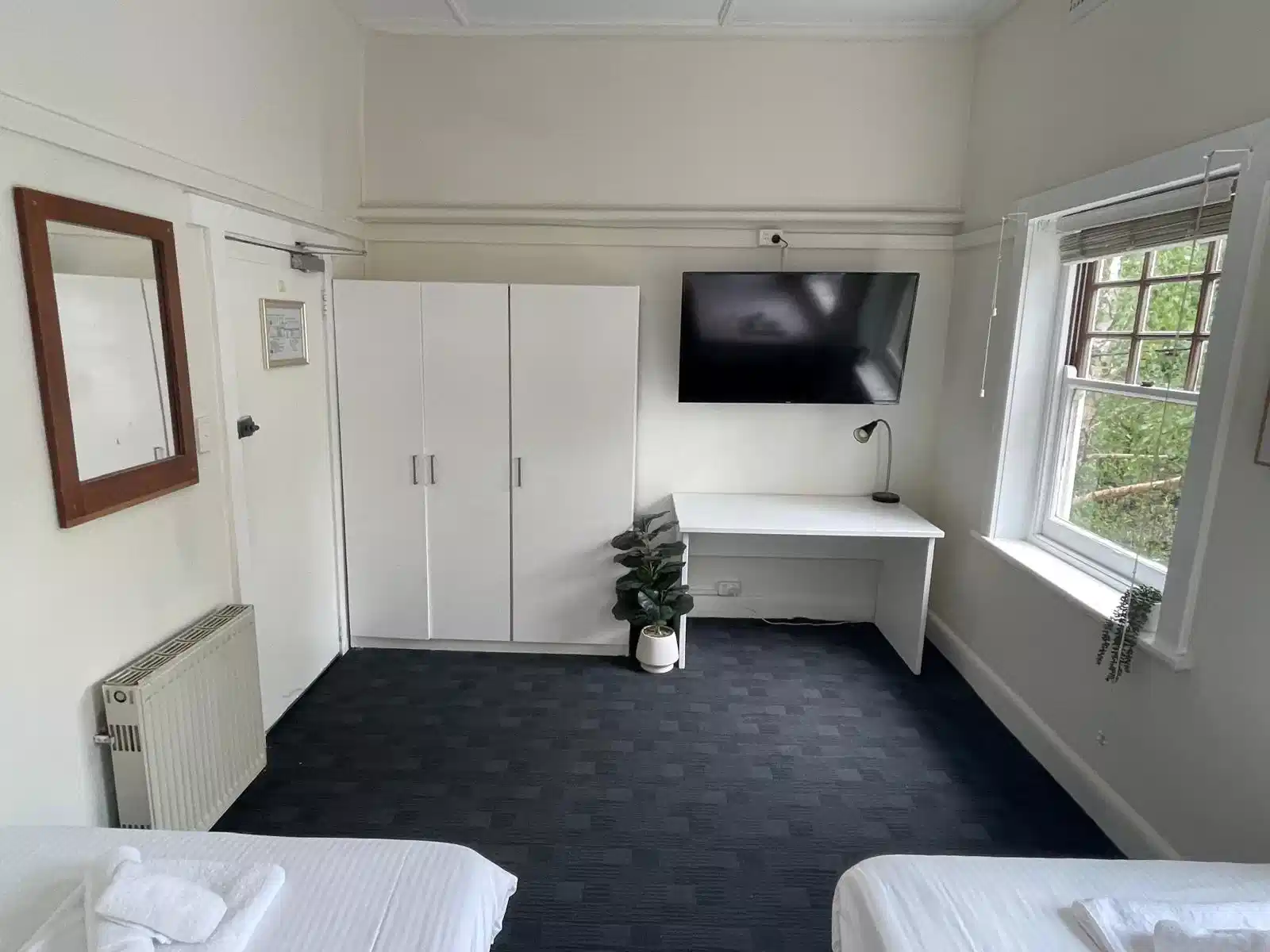Room 10 (Non Ensuite) - Amenities