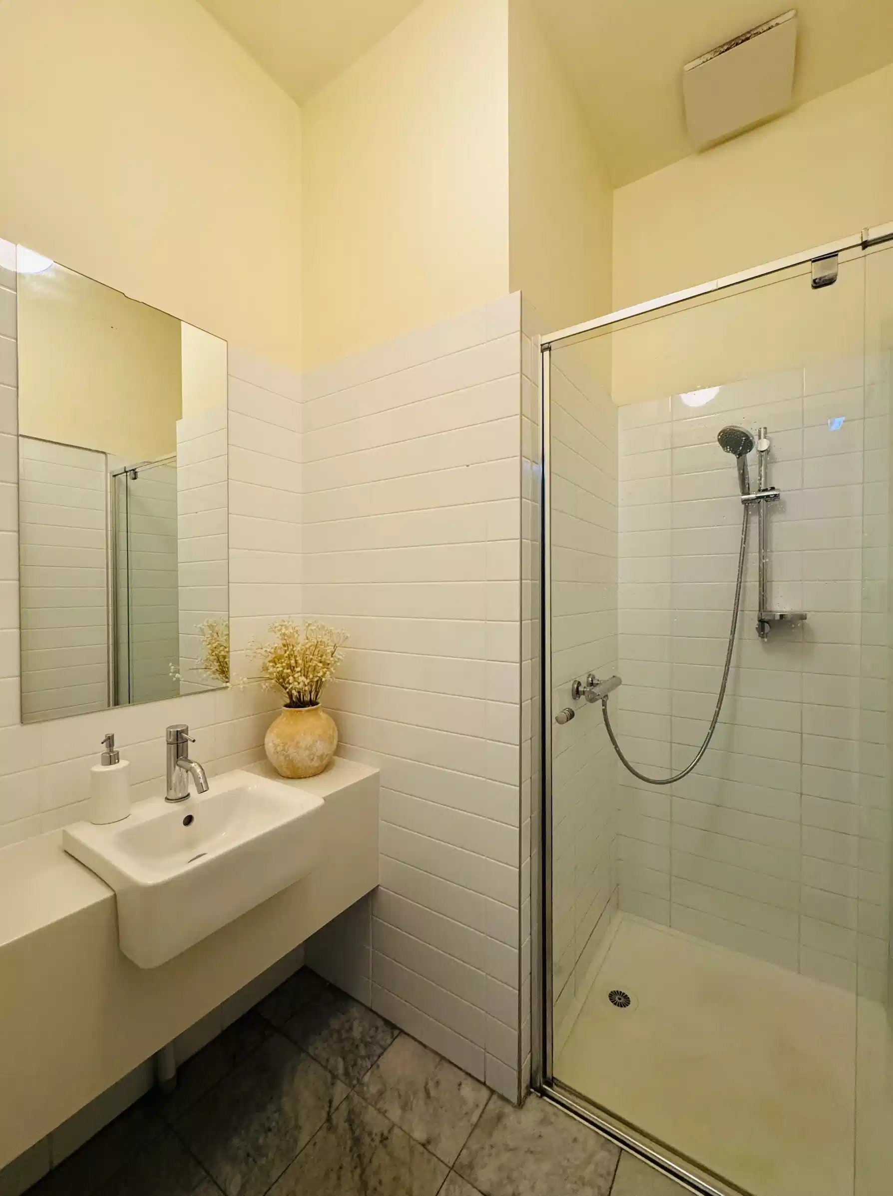 Room 3 (Non Ensuite) - Bathroom