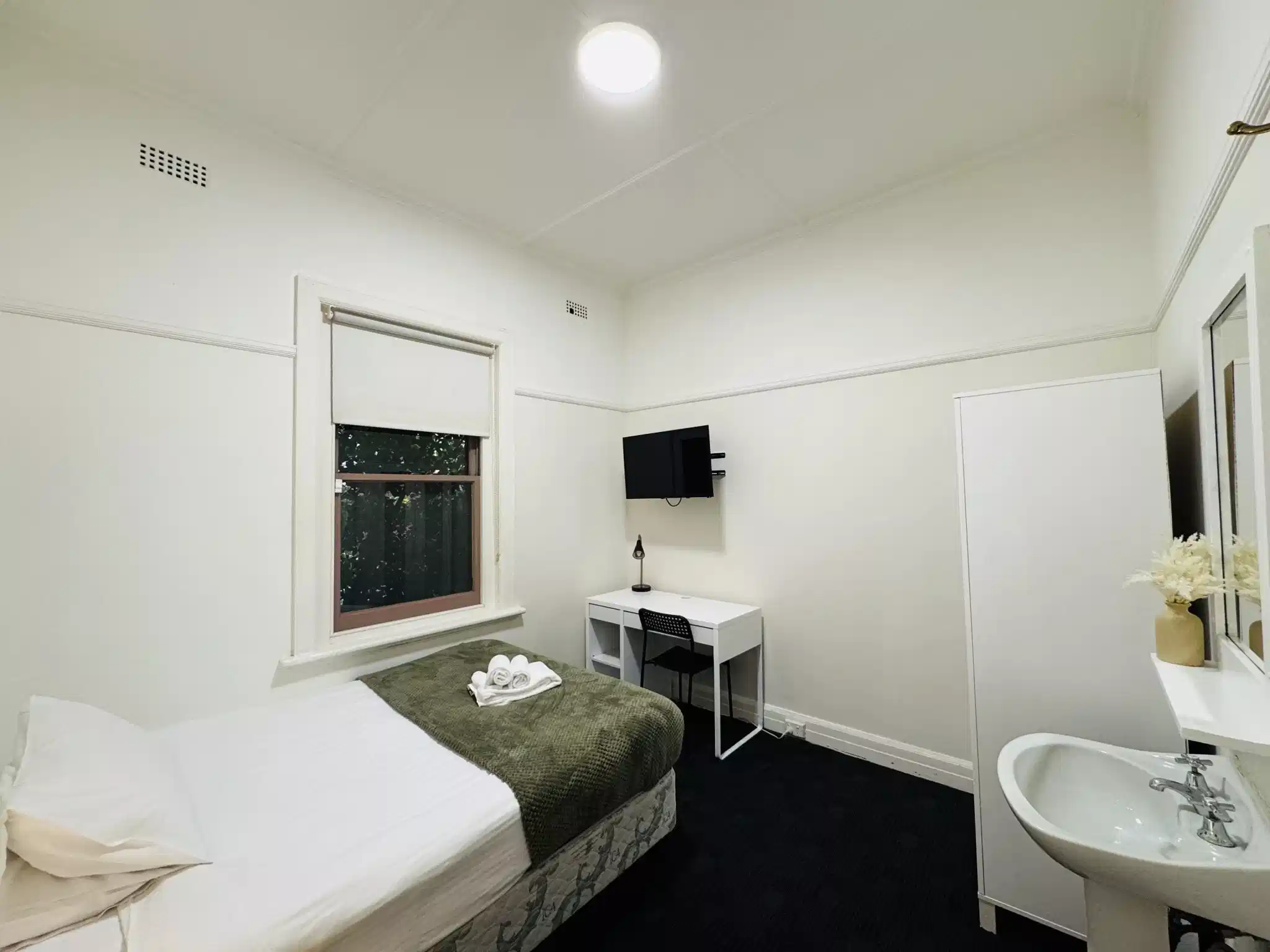 Room 8 (Non Ensuite) - Bedroom