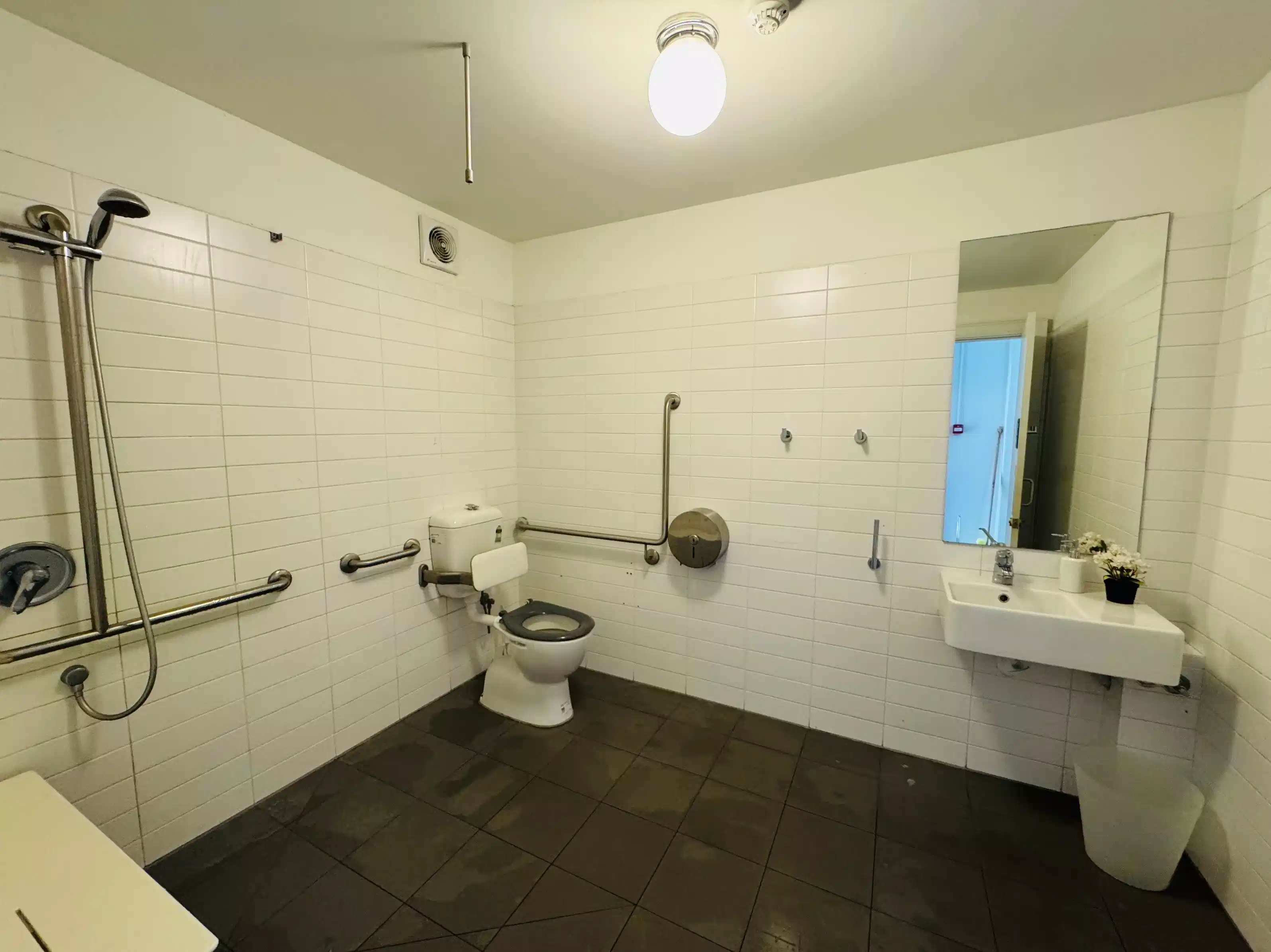 Room 3 (Non Ensuite) - Bathroom