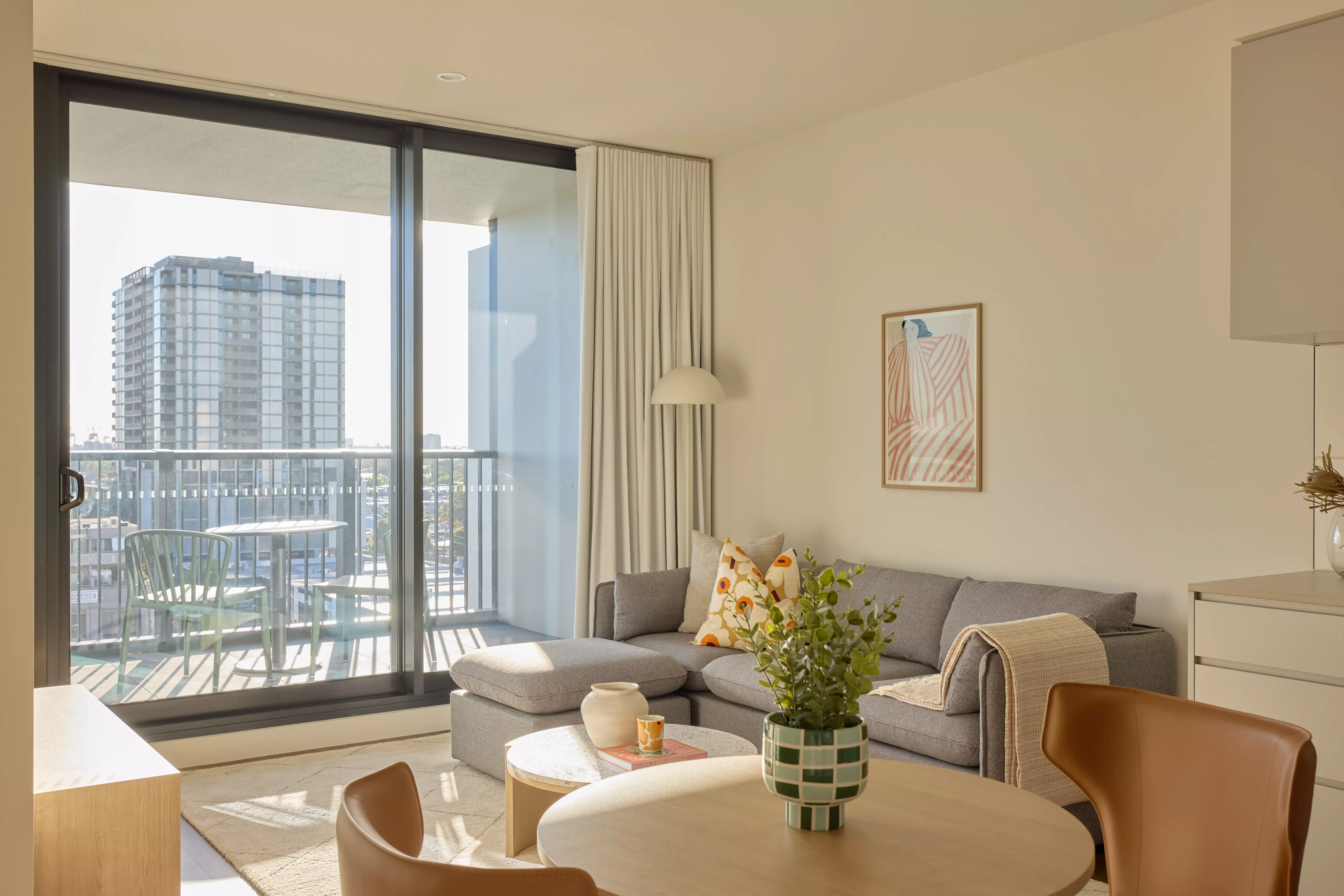 1 Bedroom Apartment Unfurnished - Common Area