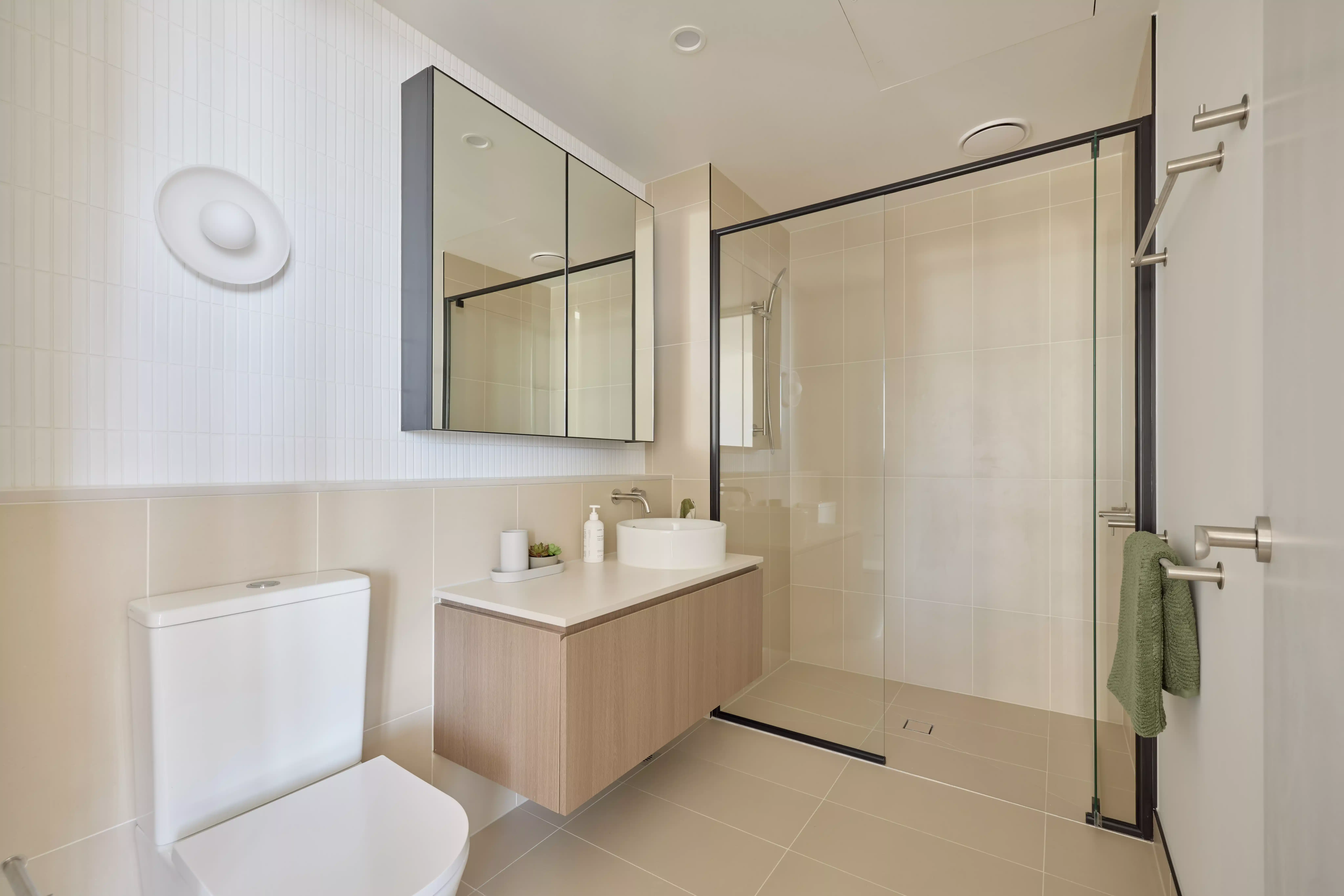 2 Bedroom Apartment Unfurnished - Bathroom