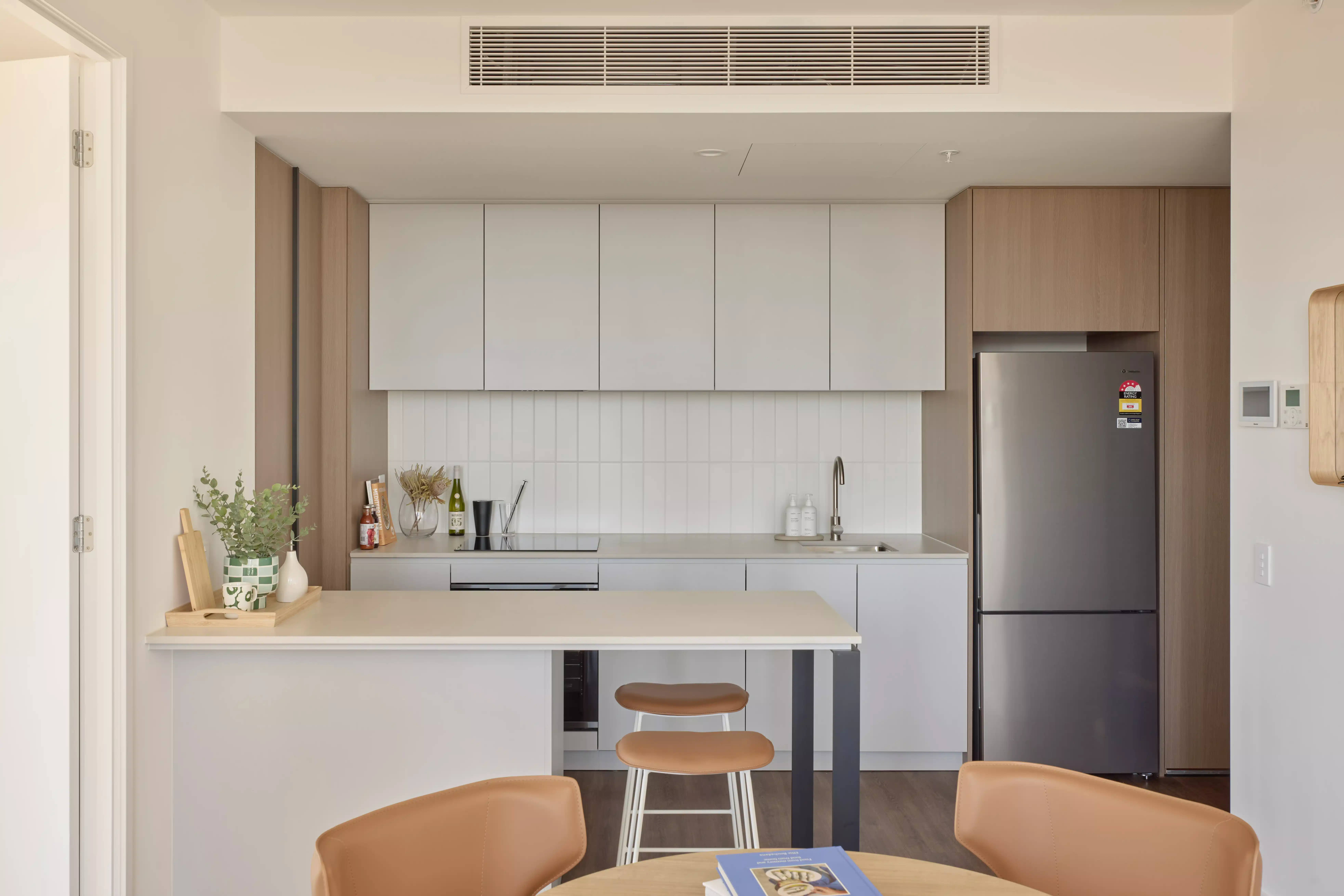 2 Bedroom Apartment Unfurnished - Kitchen