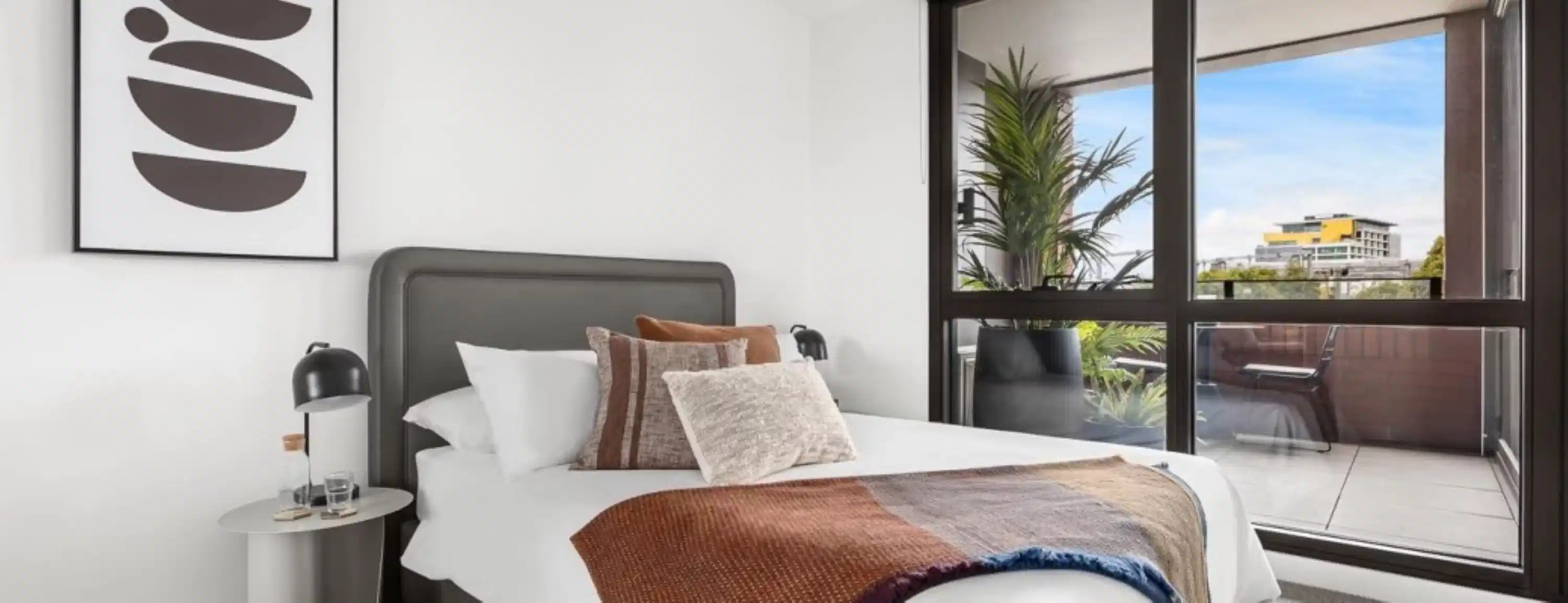 1 Bed 1 Bath with Study - Furnished - Bedroom